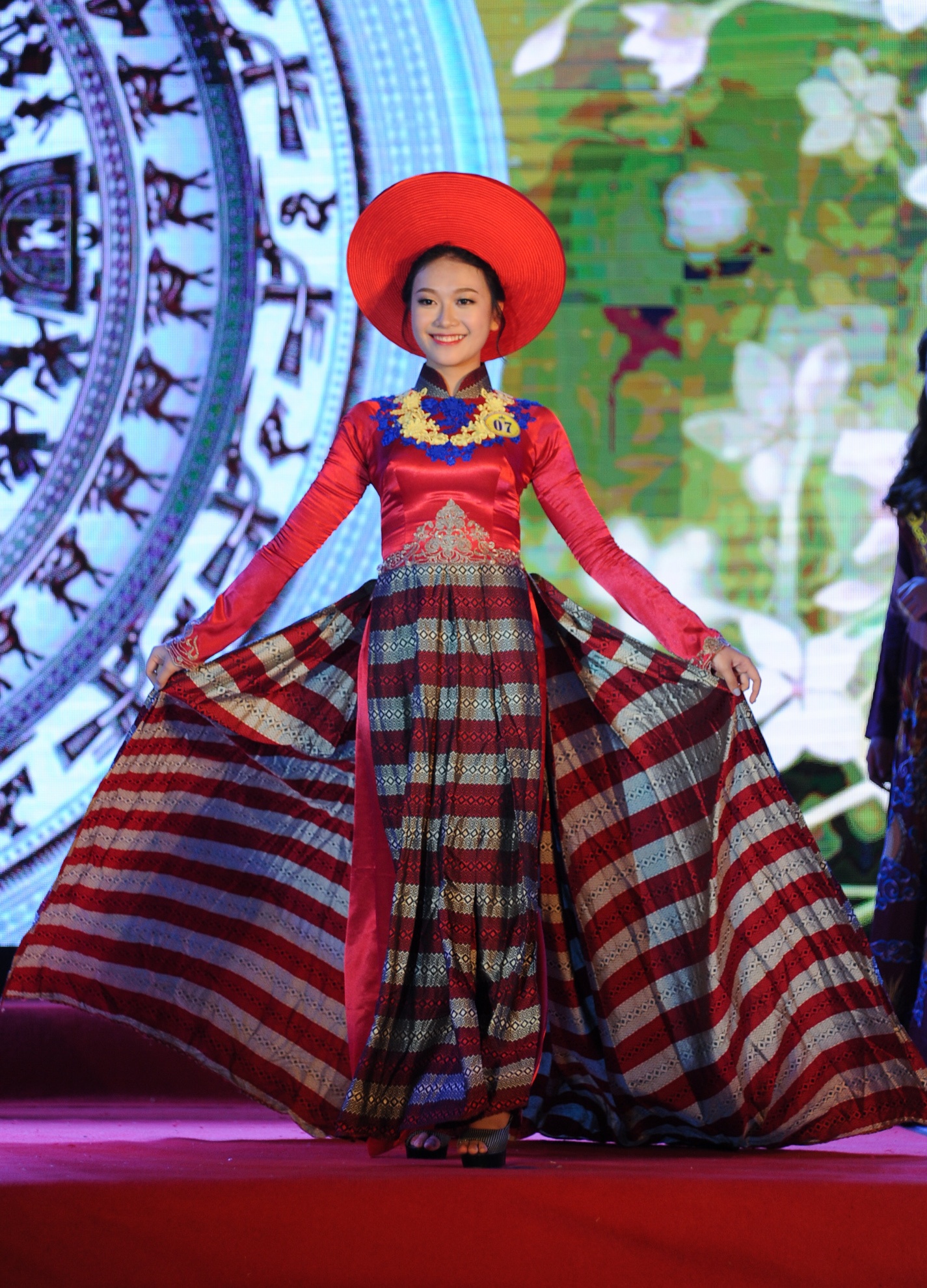 Hoa khoi dai hoc Lao dong xa hoi anh 5