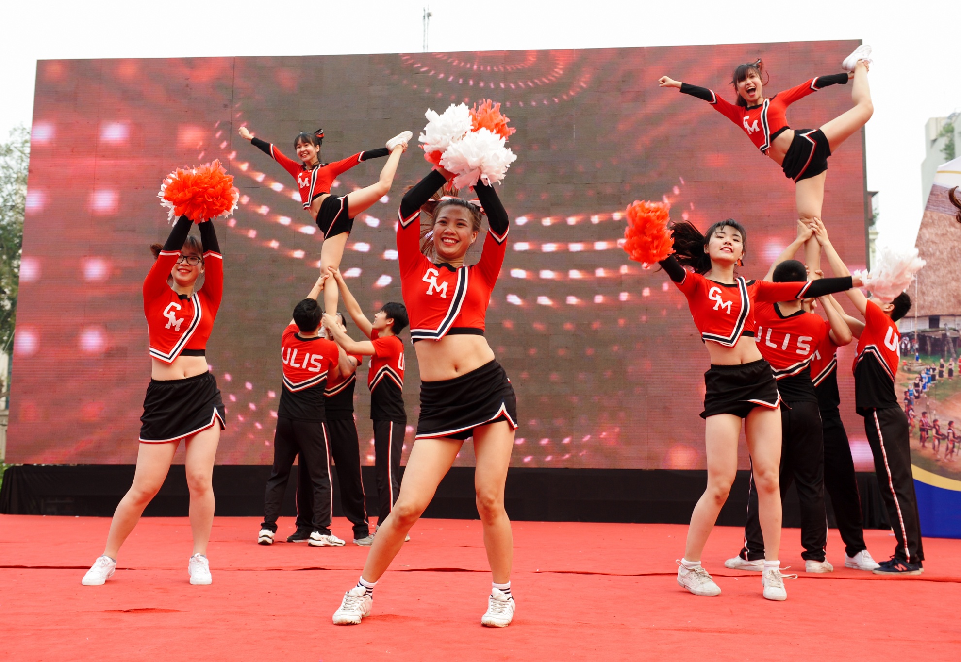 sinh viên nhảy flashmob cổ động ý thức du khách ảnh 4 sinh vien nhay flashmob co dong y thuc du khach anh 4