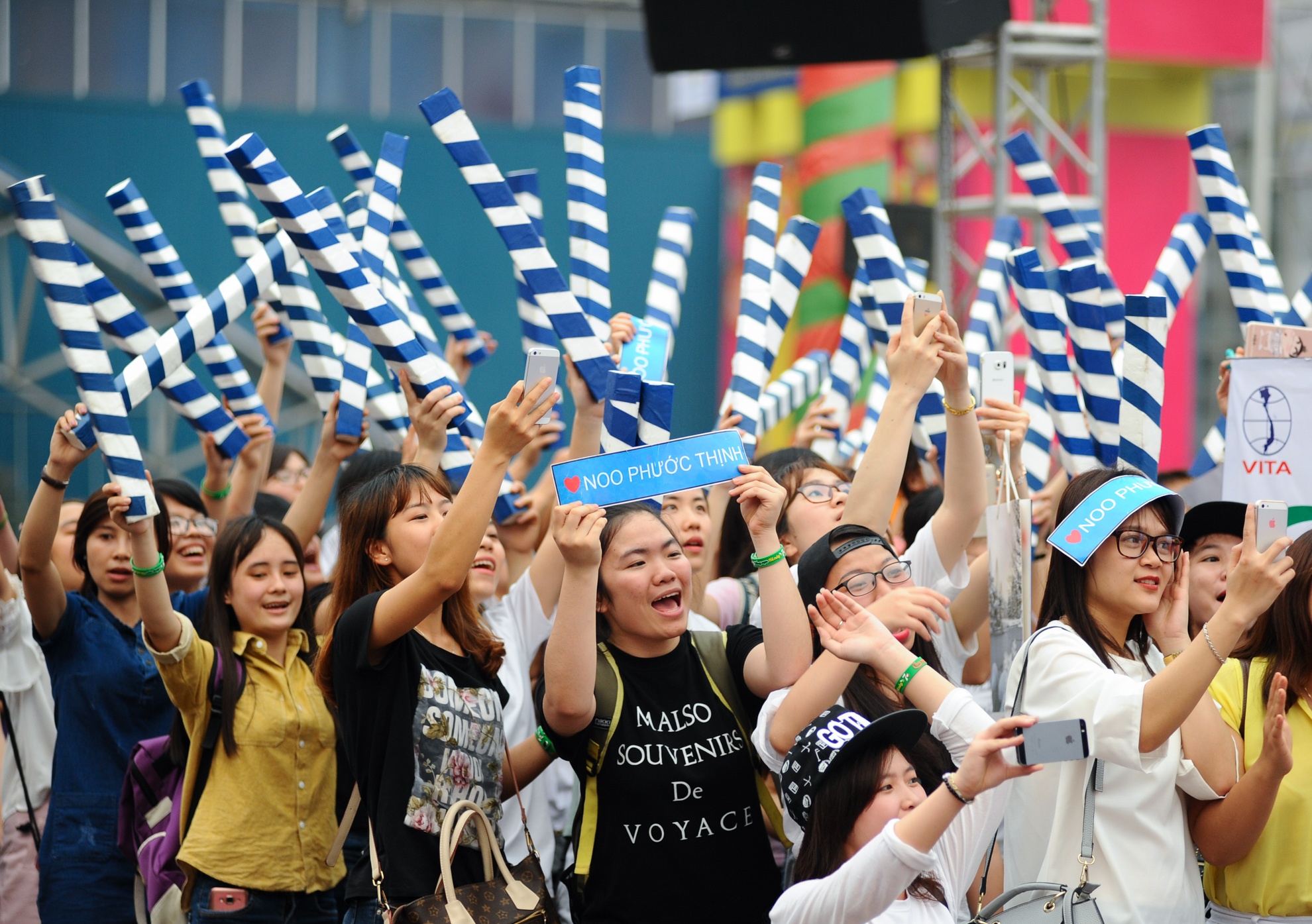 sinh viên nhảy flashmob cổ động ý thức du khách ảnh 6 sinh vien nhay flashmob co dong y thuc du khach anh 6