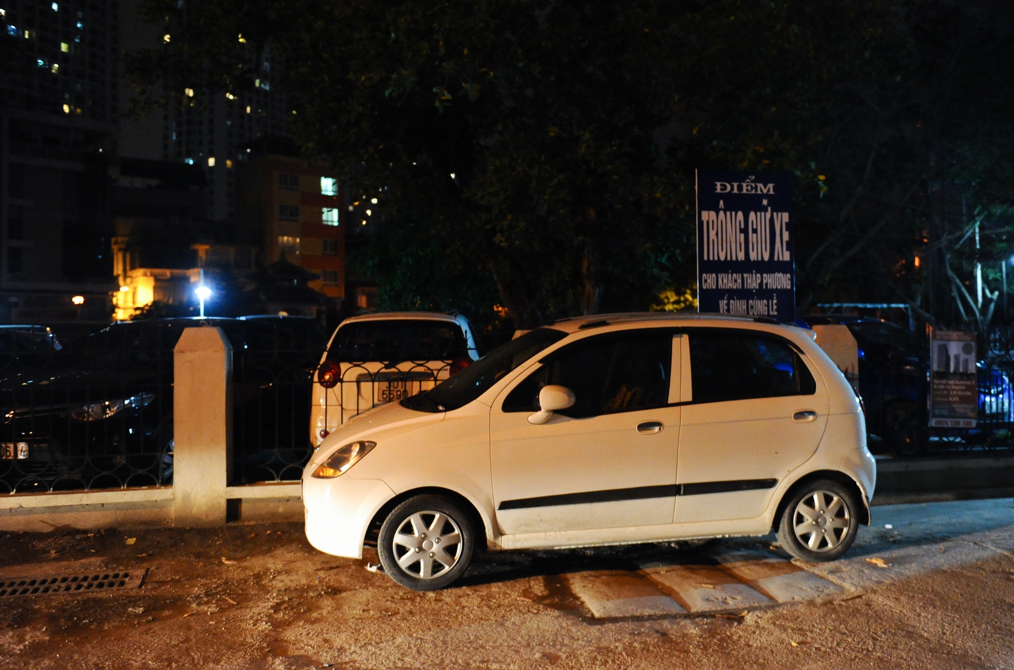 Do xe o to trai phep anh 9