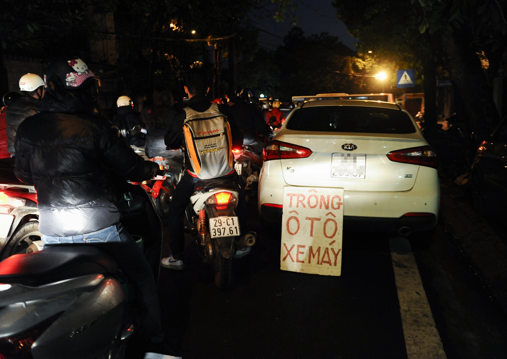 Do xe o to trai phep anh 11