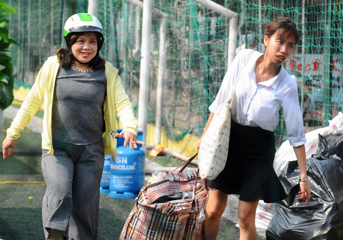 Tieu thuong cho container don hang sau lenh giai tan hinh anh