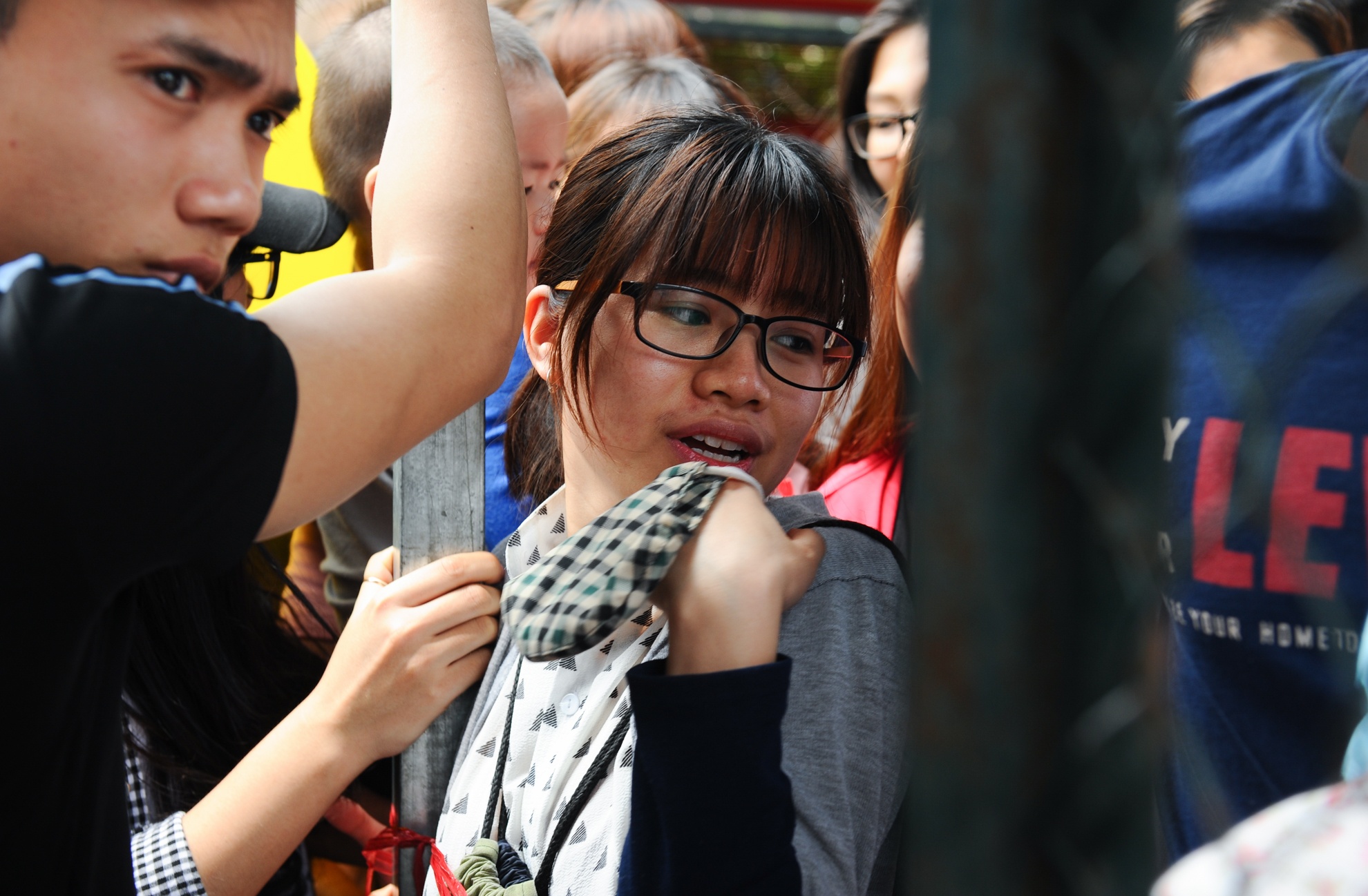 Hoi cho container dong cua anh 4