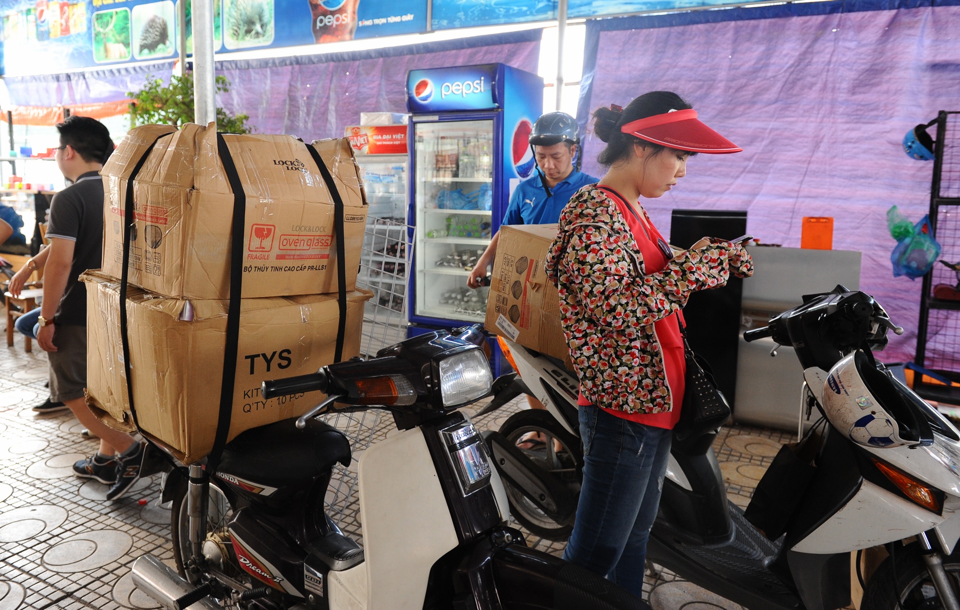 Hội chợ container đóng cửa ảnh 6 Hoi cho container dong cua anh 6