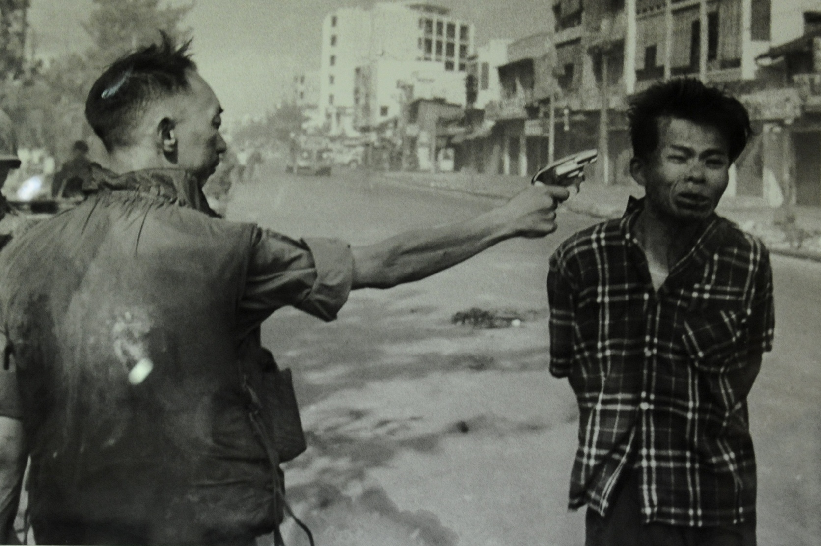 400 hinh anh, hien vat ky uc chien tranh tai Ha Noi hinh anh