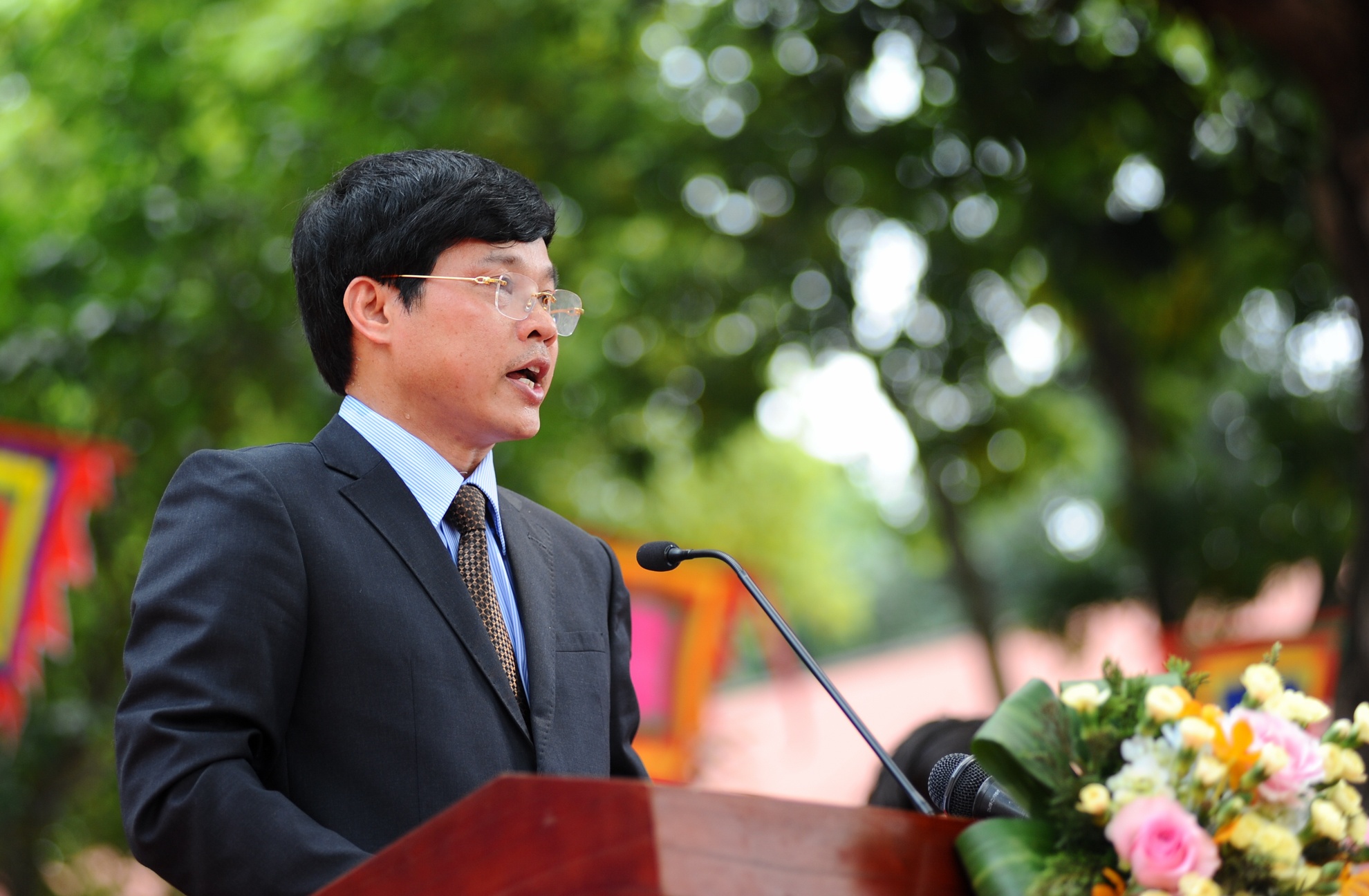 Hoa lu thi tap lap ky luc the gioi anh 6