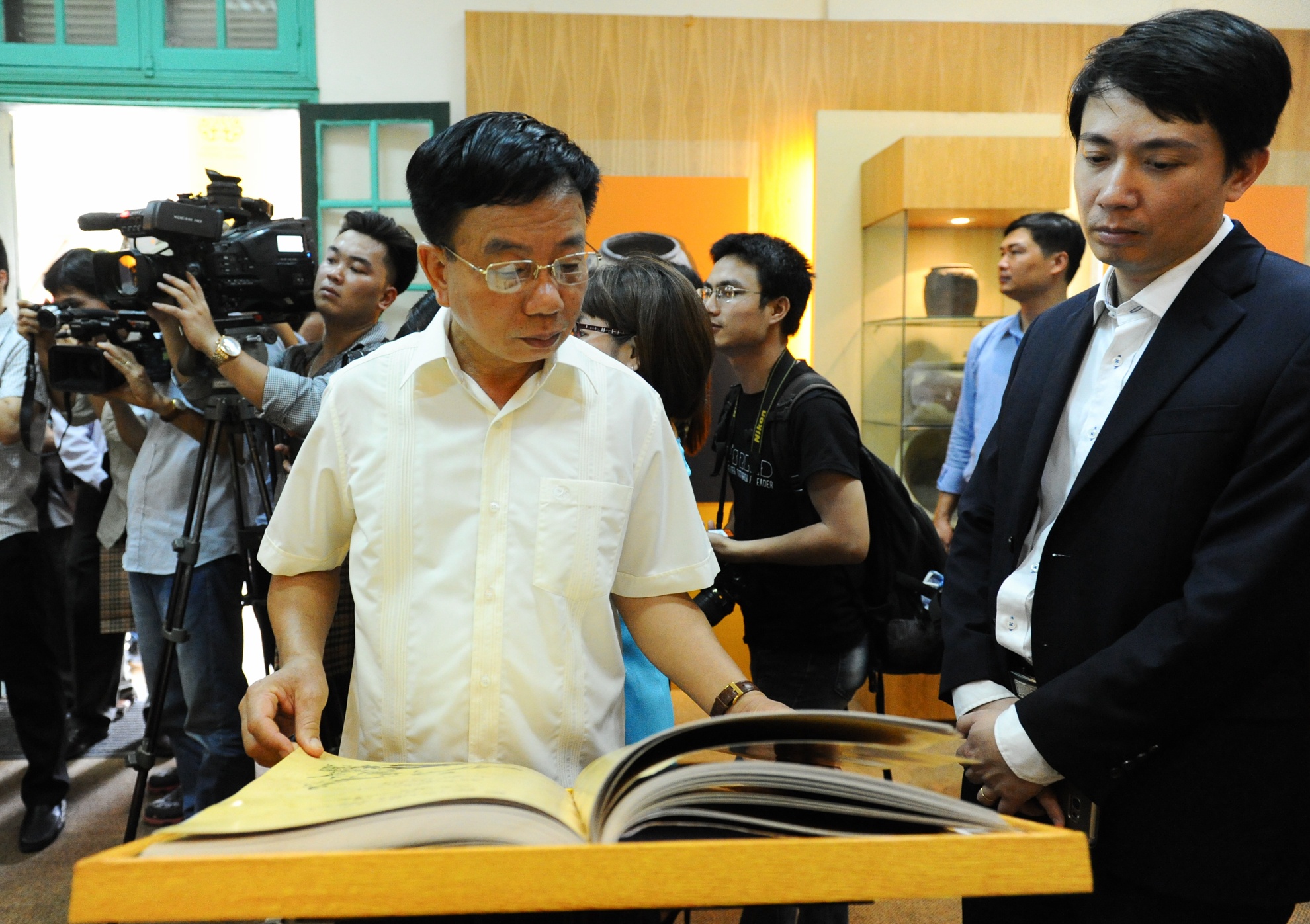 Hoa lu thi tap lap ky luc the gioi anh 7