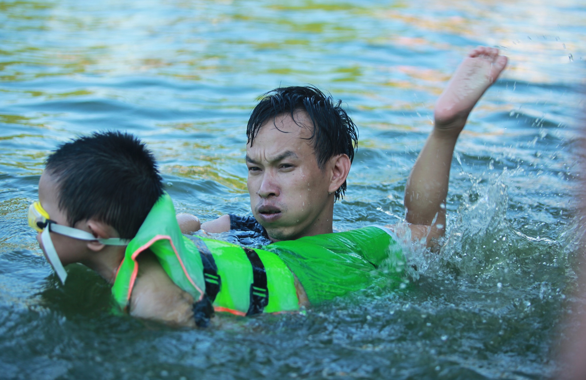 tắm ao làng ngày nắng nóng ảnh 4 tam ao lang ngay nang nong anh 4