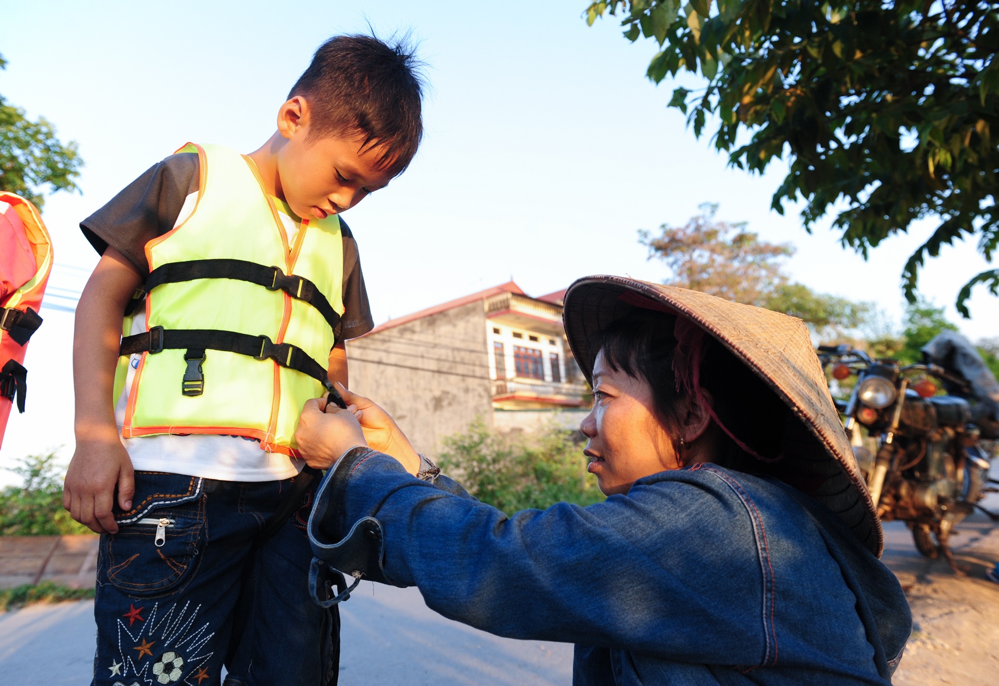 tắm ao làng ngày nắng nóng ảnh 7 tam ao lang ngay nang nong anh 7