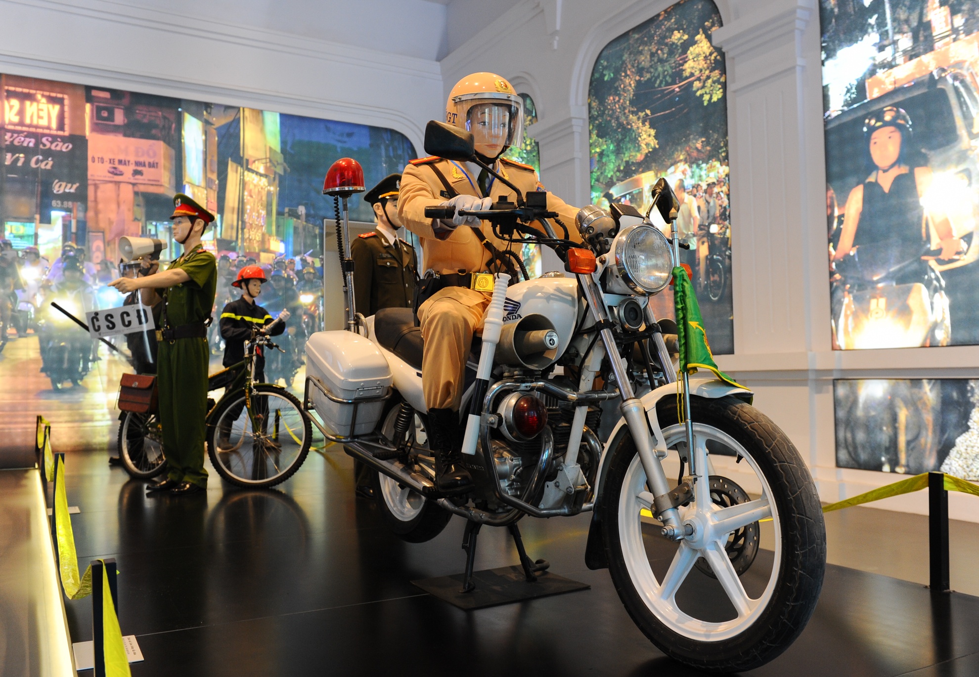 Trang phuc cong an nhan dan anh 13