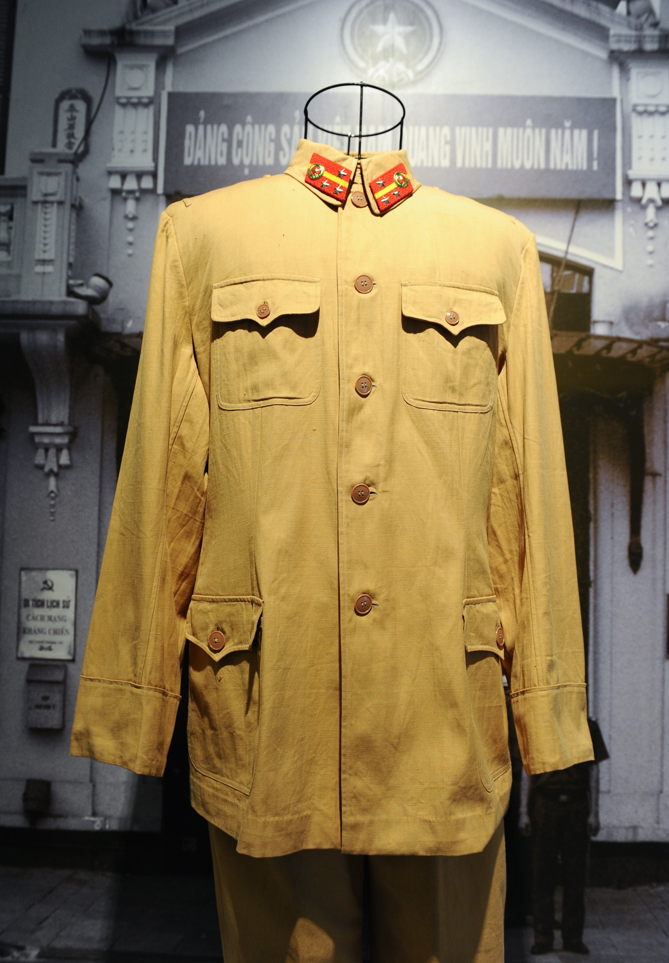 Trang phuc cong an nhan dan anh 3