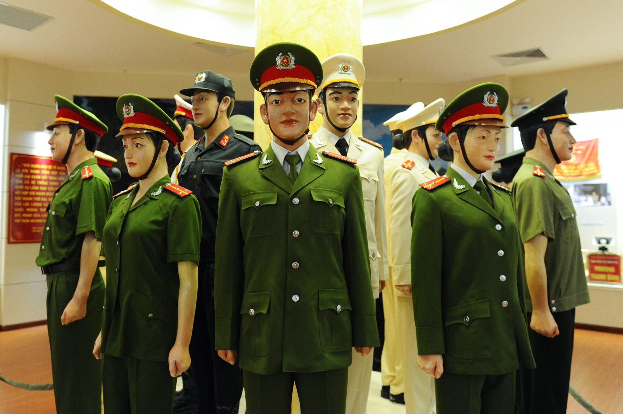 Trang phuc cong an nhan dan anh 8