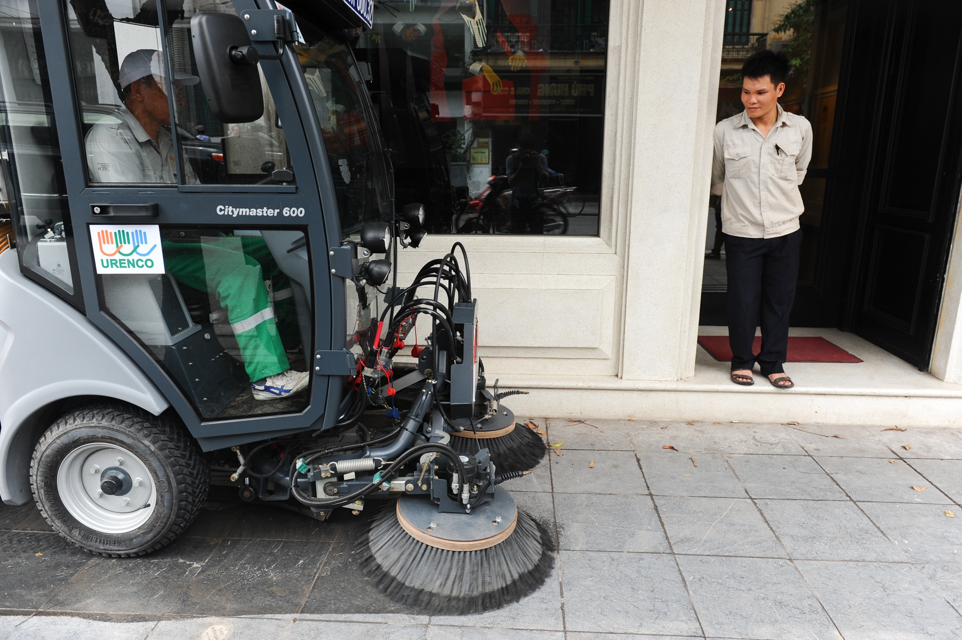 xe quét đường hiện đại  ảnh 10 xe quet duong hien dai anh 10