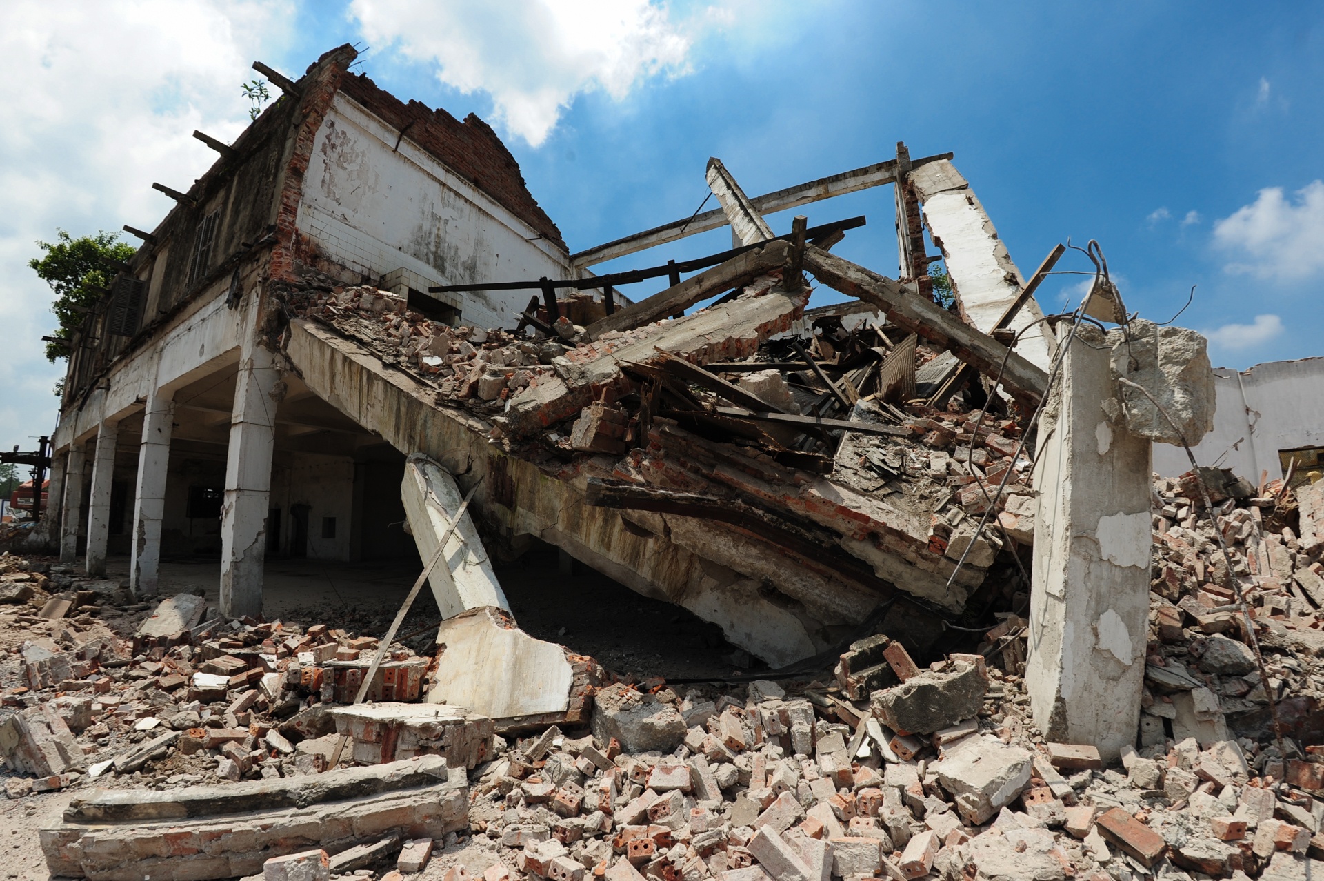 pha bo Nha may det Nam Dinh anh 4