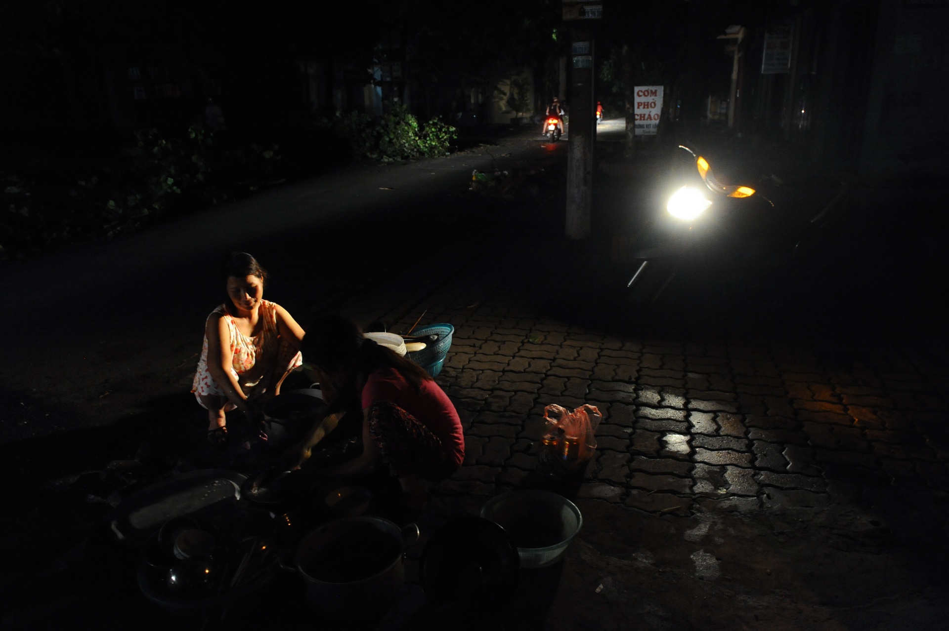 Nam Định chìm trong bóng tối ảnh 10 Nam Dinh chim trong bong toi anh 10