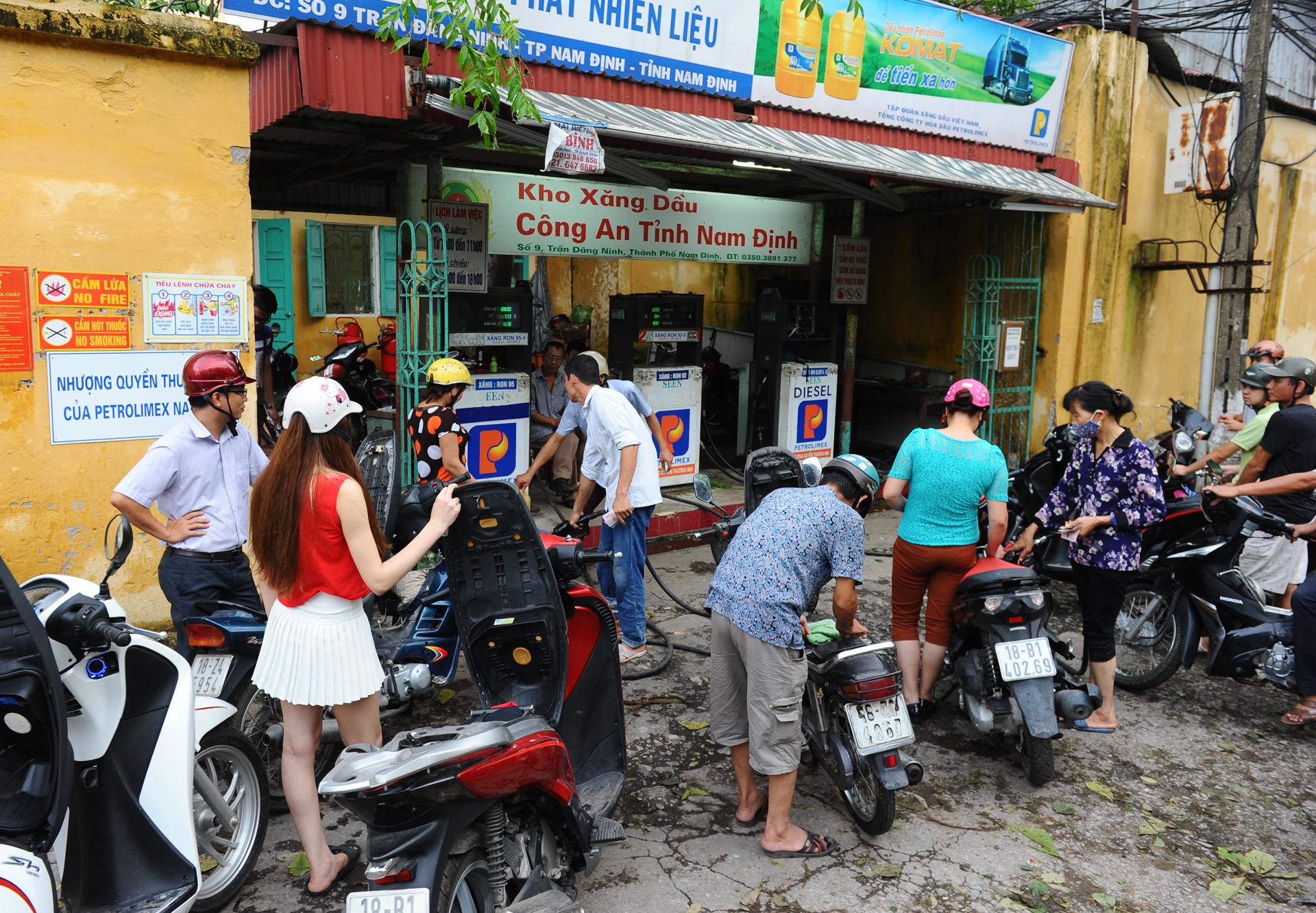 Nam Định chìm trong bóng tối ảnh 1 Nam Dinh chim trong bong toi anh 1