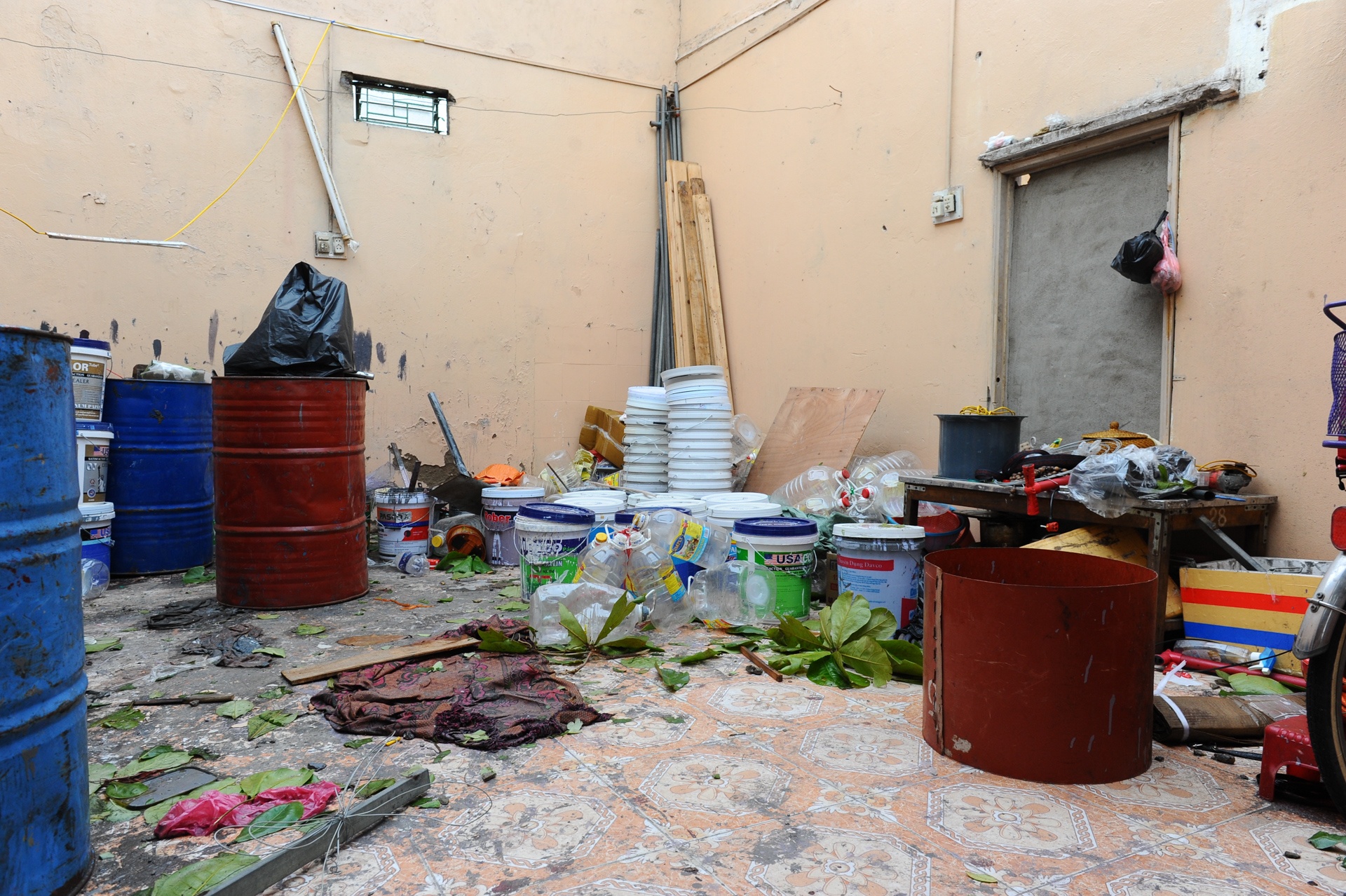 Nam Dinh tan hoang sau bao anh 3