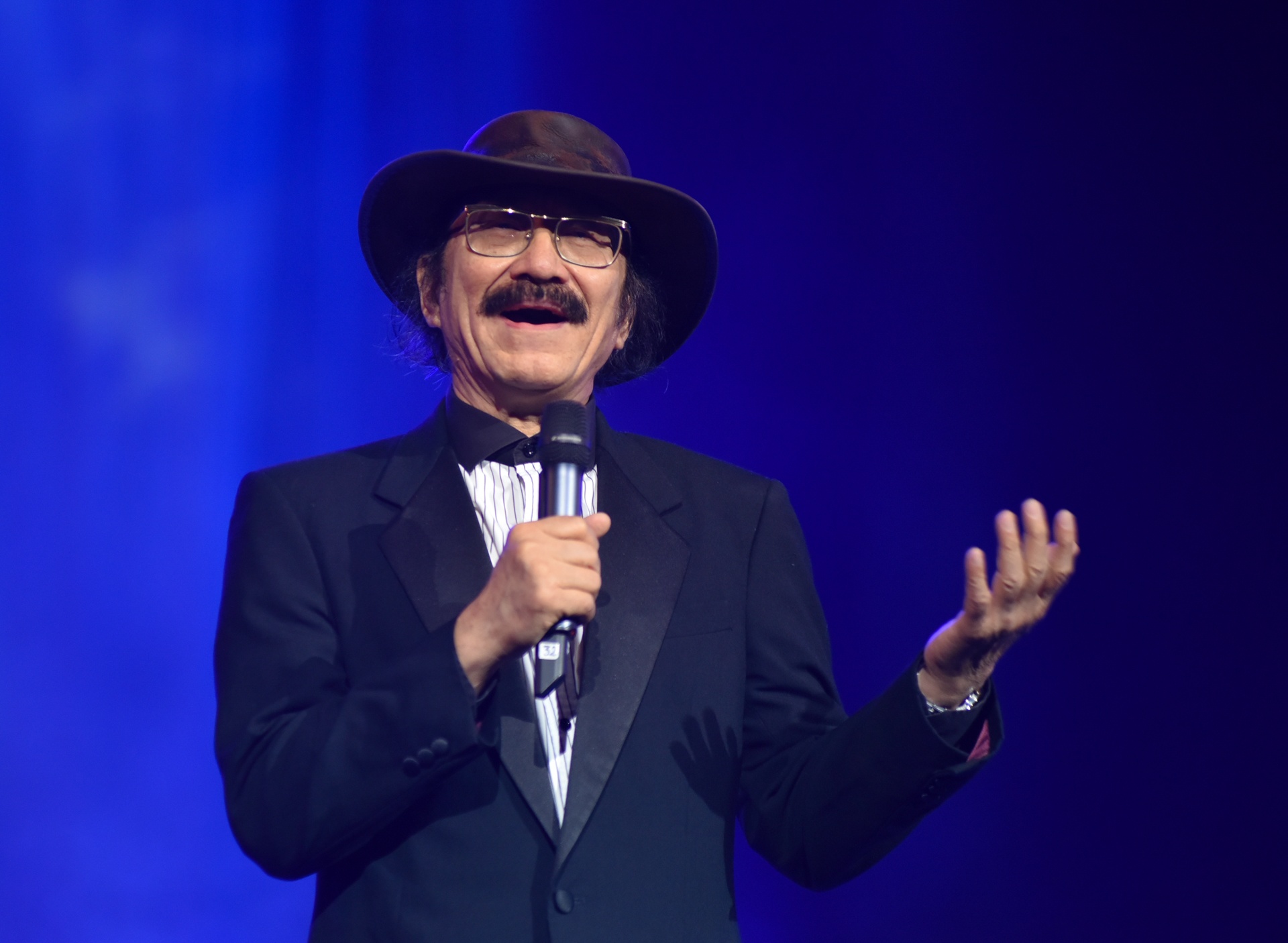 Siu Black tro lai anh 2