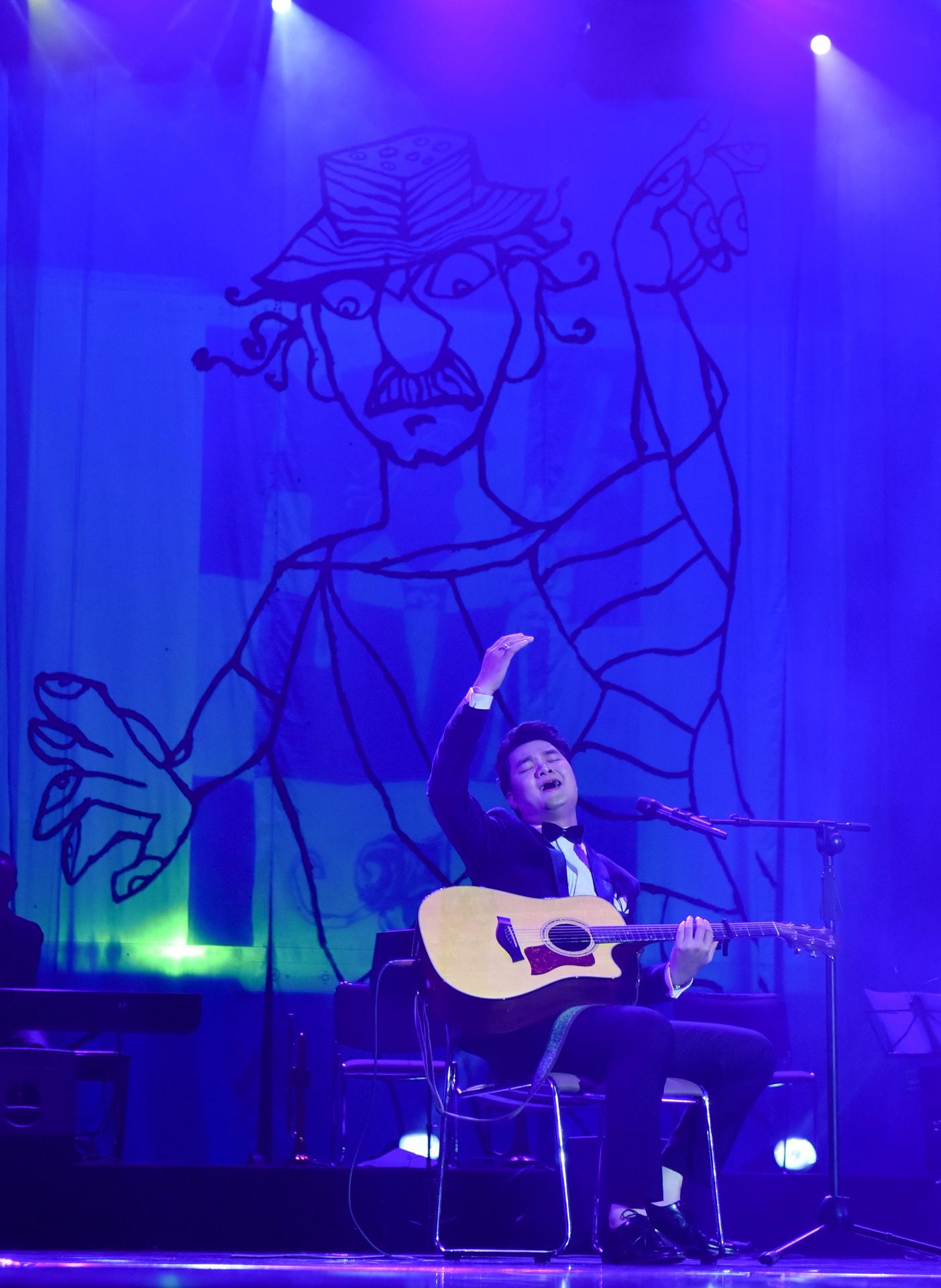 Siu Black tro lai anh 4