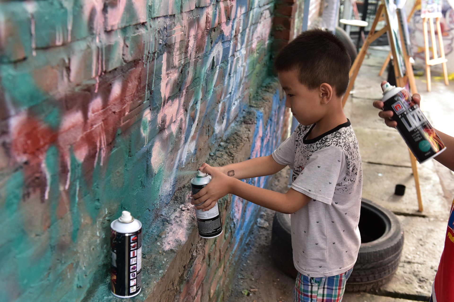 ve graffiti tren oto anh 10