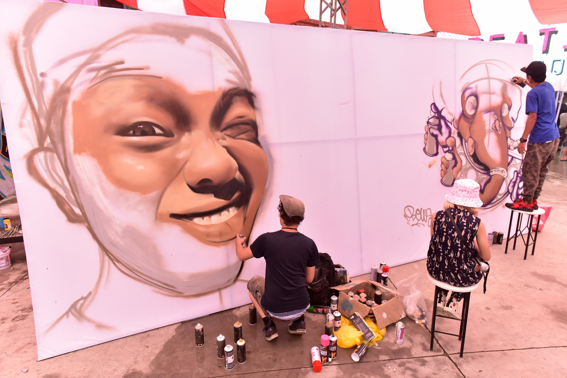 ve graffiti tren oto anh 1