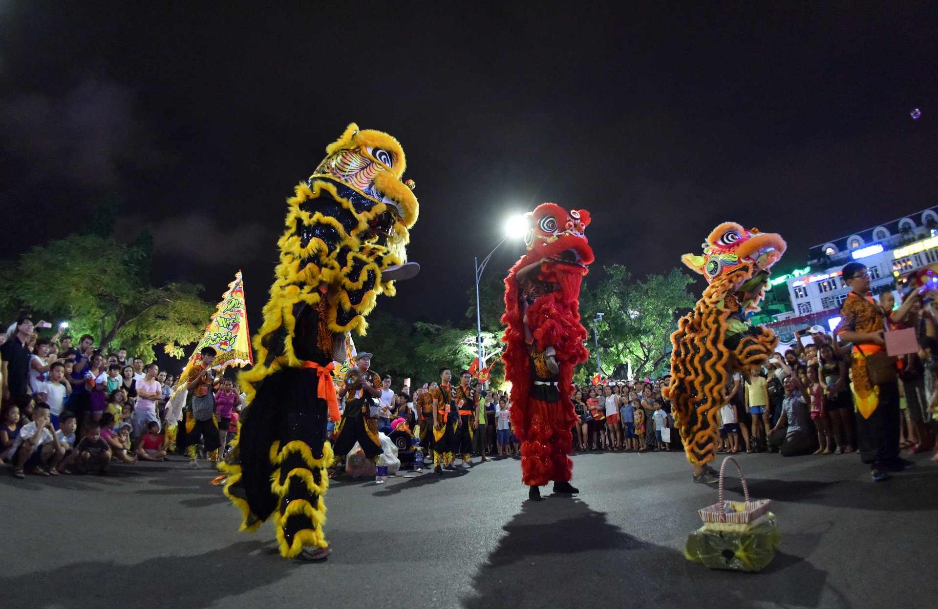 phố đi bộ bên hồ gươm ảnh 10 pho di bo ben ho guom anh 10