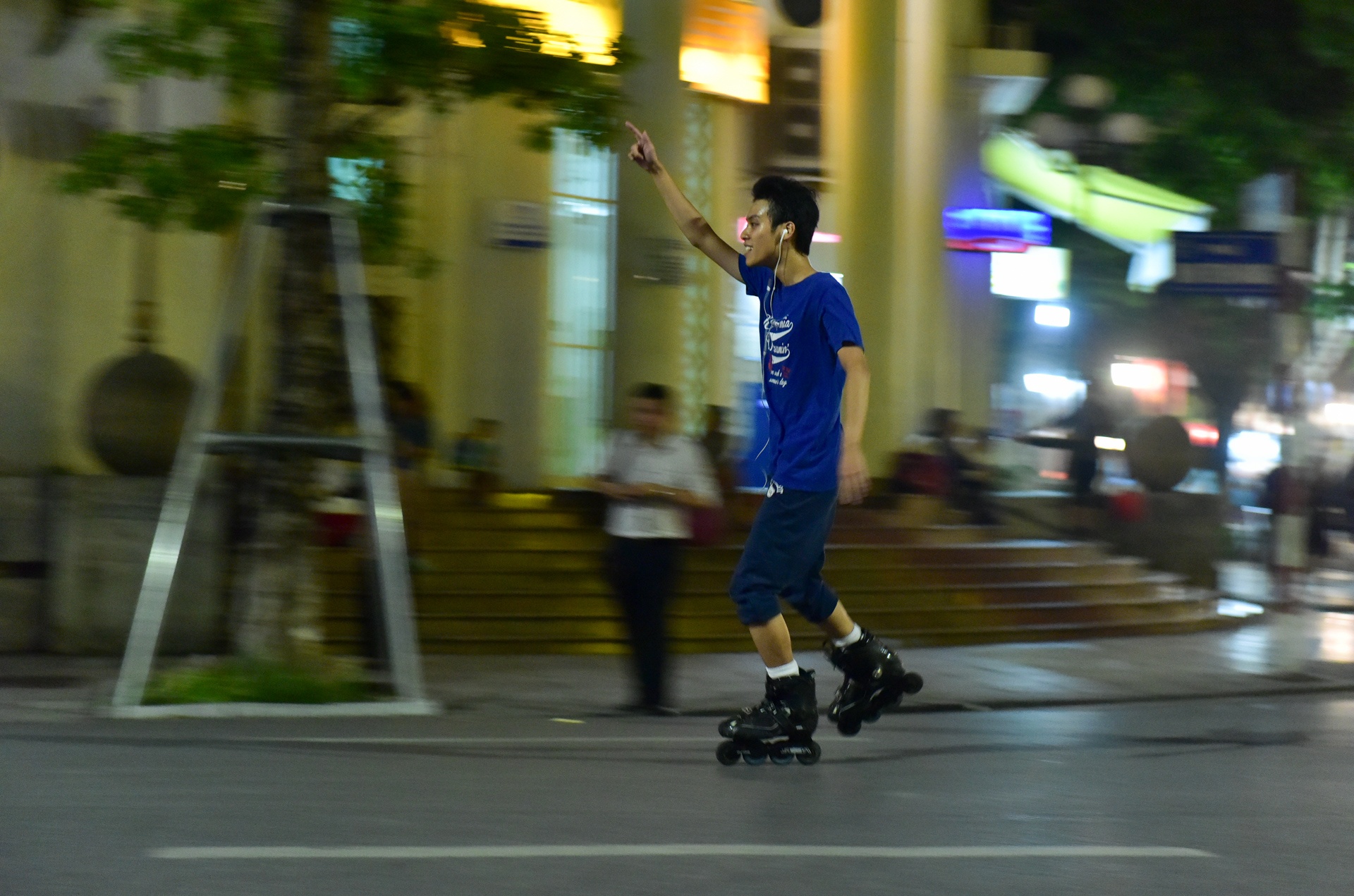 phố đi bộ bên hồ gươm ảnh 4 pho di bo ben ho guom anh 4