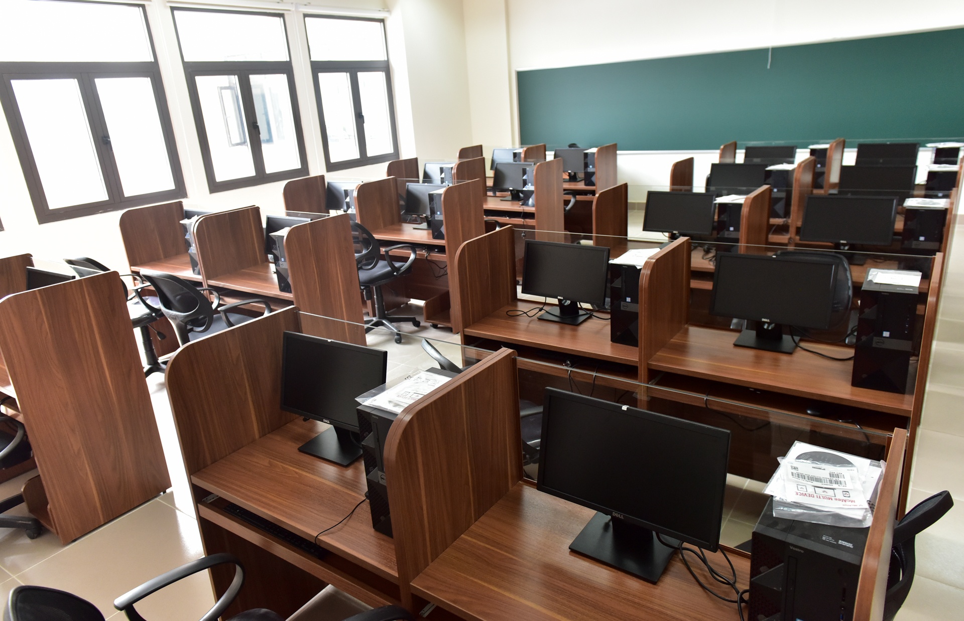 ngoi truong 600 ty anh 7