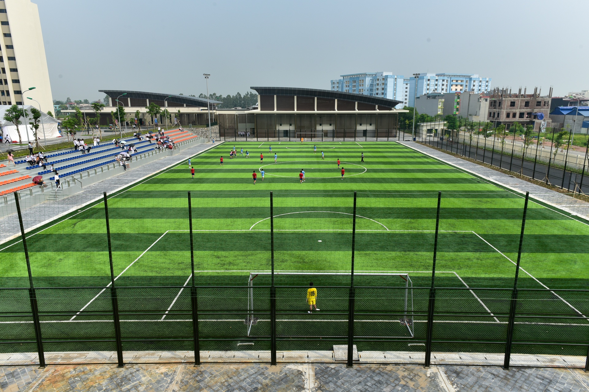 ngoi truong 600 ty anh 8