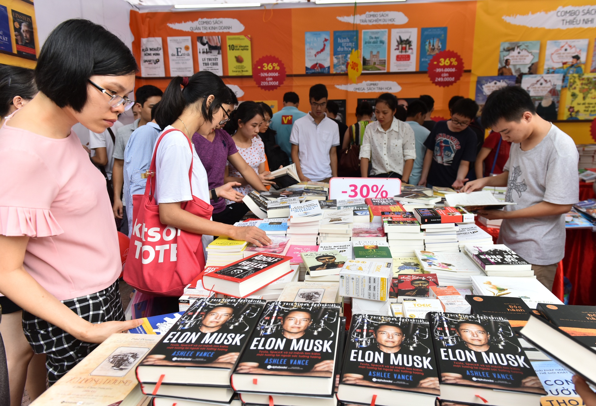 Hội sách mùa thu 2016 ảnh 2 Hoi sach mua thu 2016 anh 2