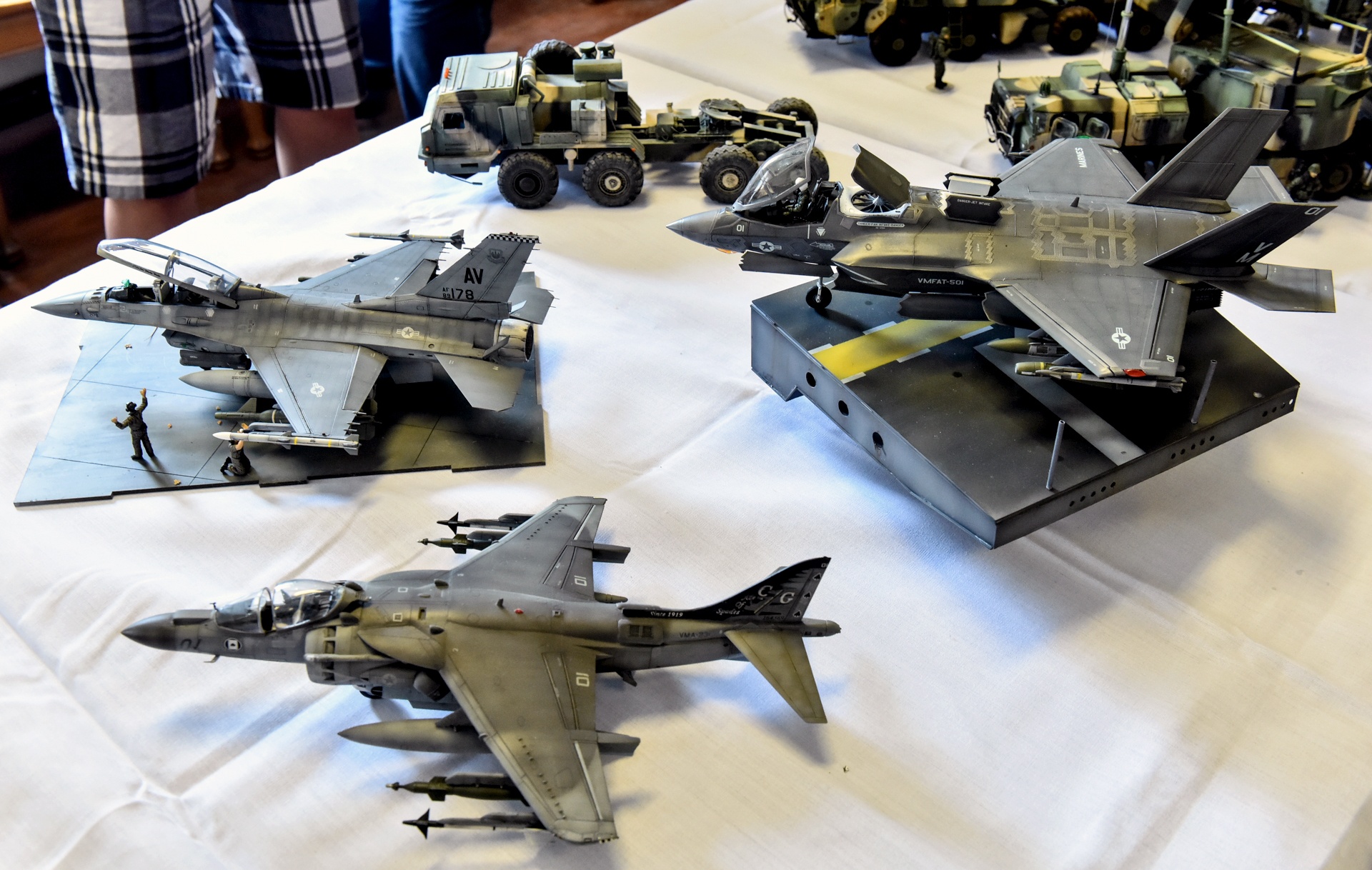 mo hinh quan su doc dao anh 10