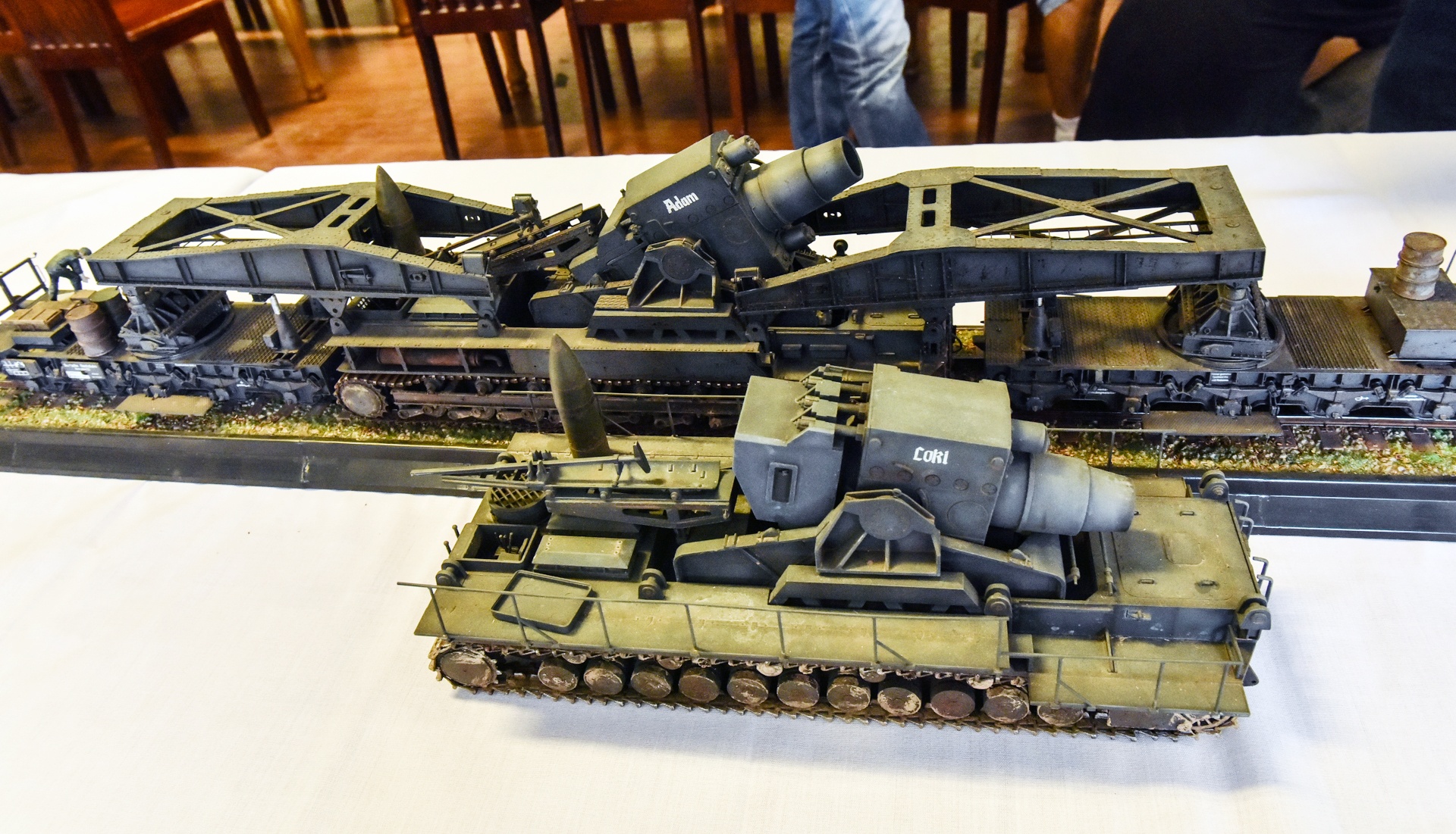 mo hinh quan su doc dao anh 6