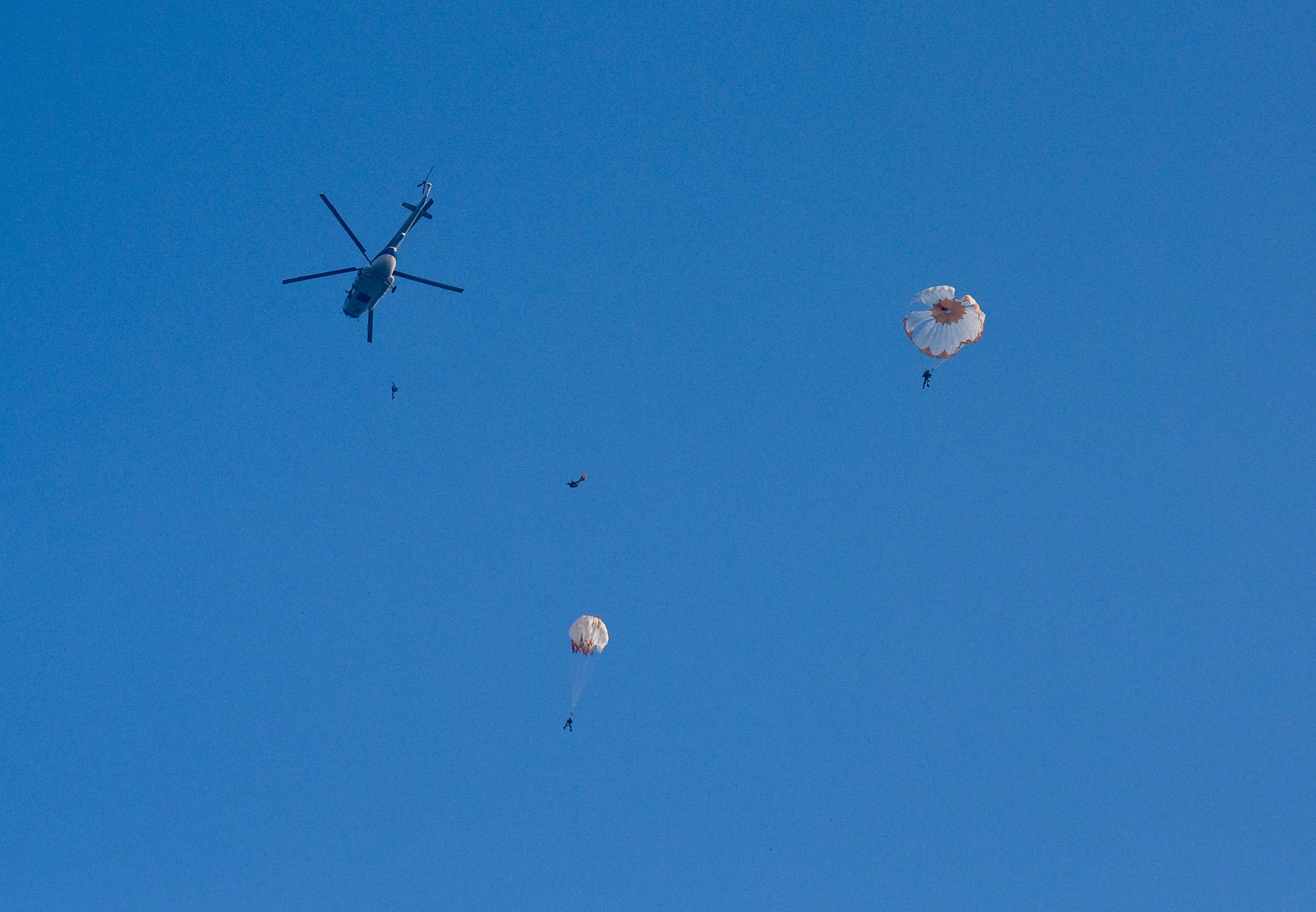 cau hon lang man truoc khi nhay du anh 13