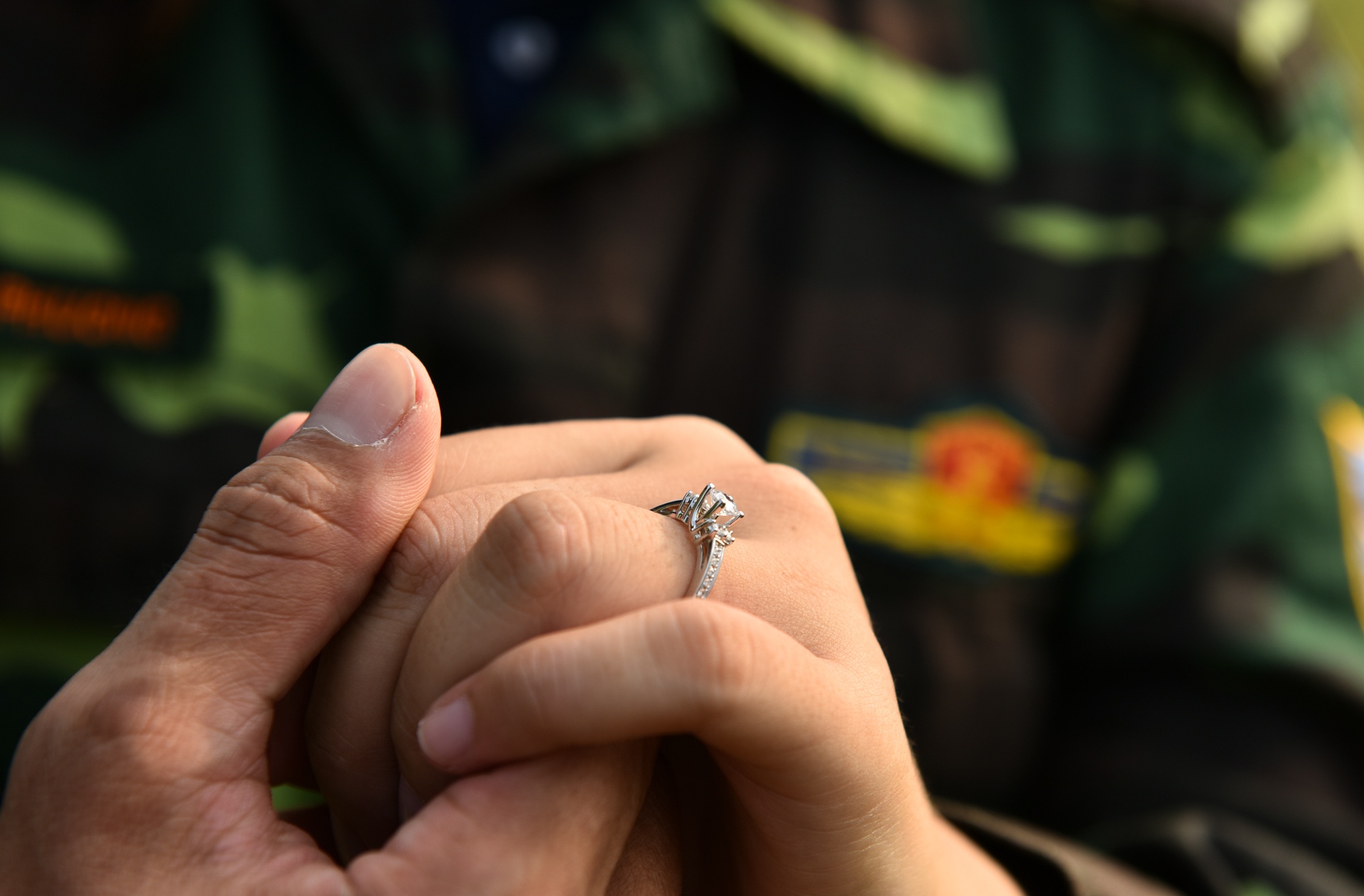 cau hon lang man truoc khi nhay du anh 5