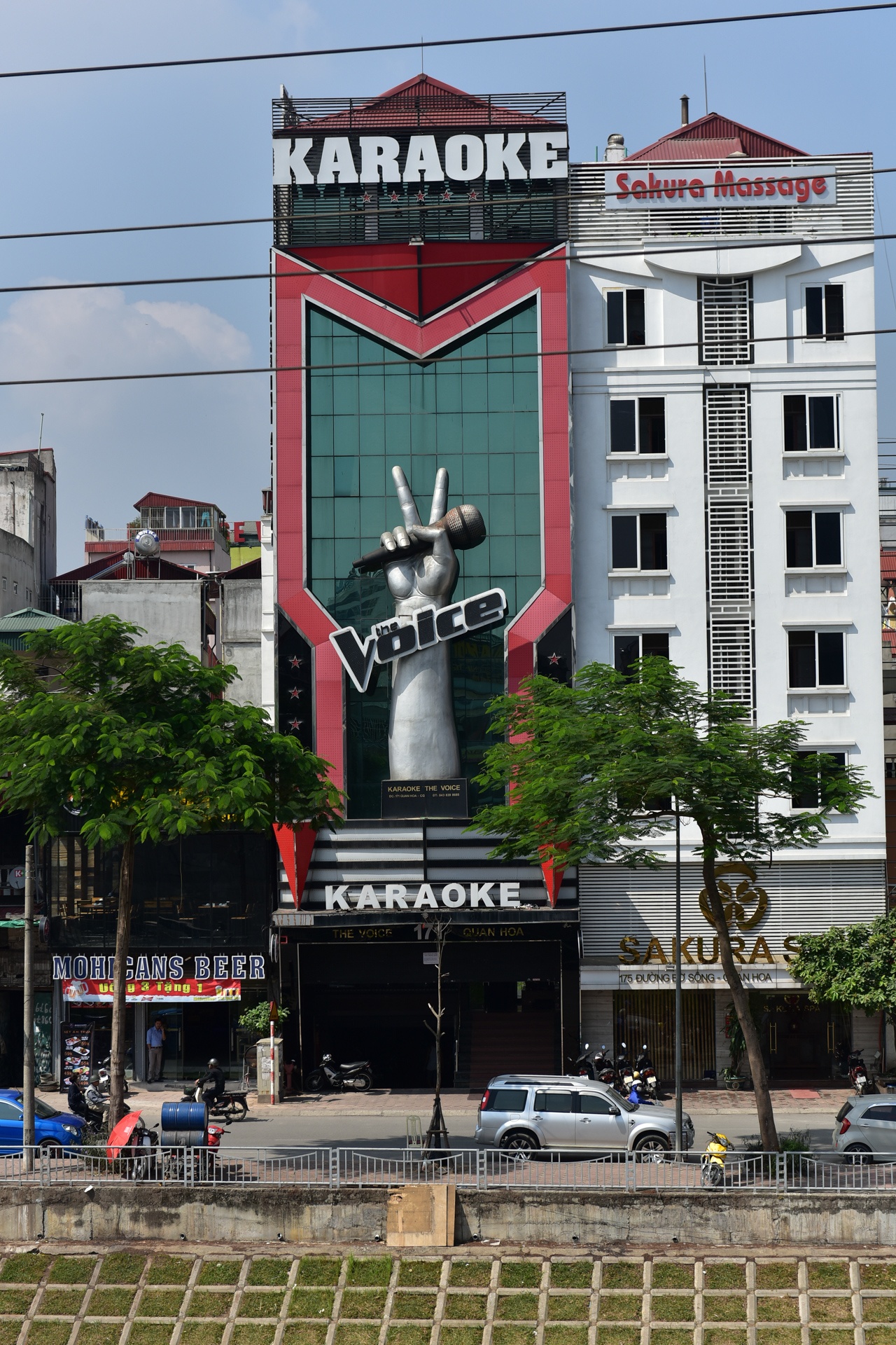 quan karaoke dung bien quang cao co lon anh 6