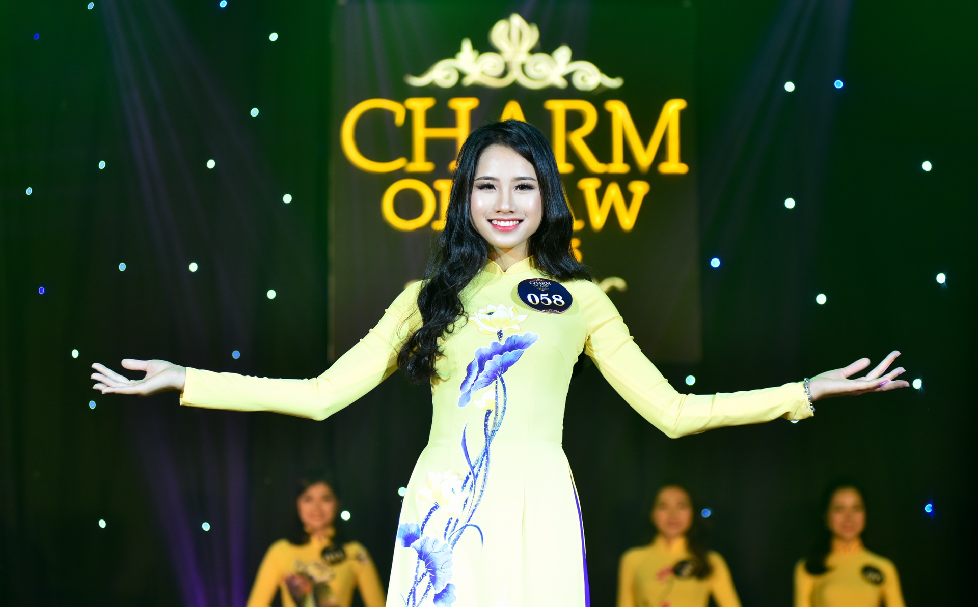 hoa khoi dai hoc Luat anh 3