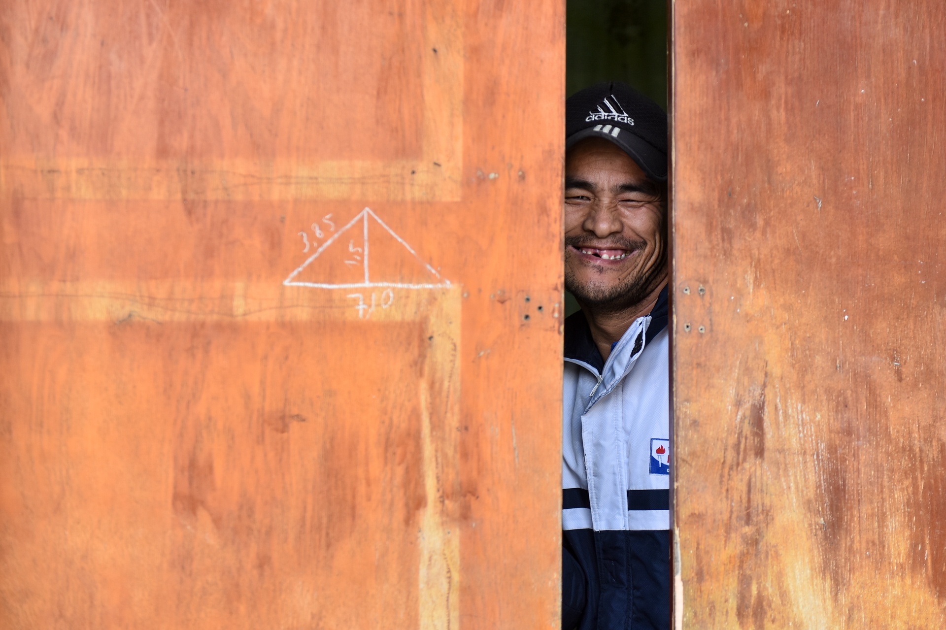 anh chong khoeo va co vo cam diec anh 12