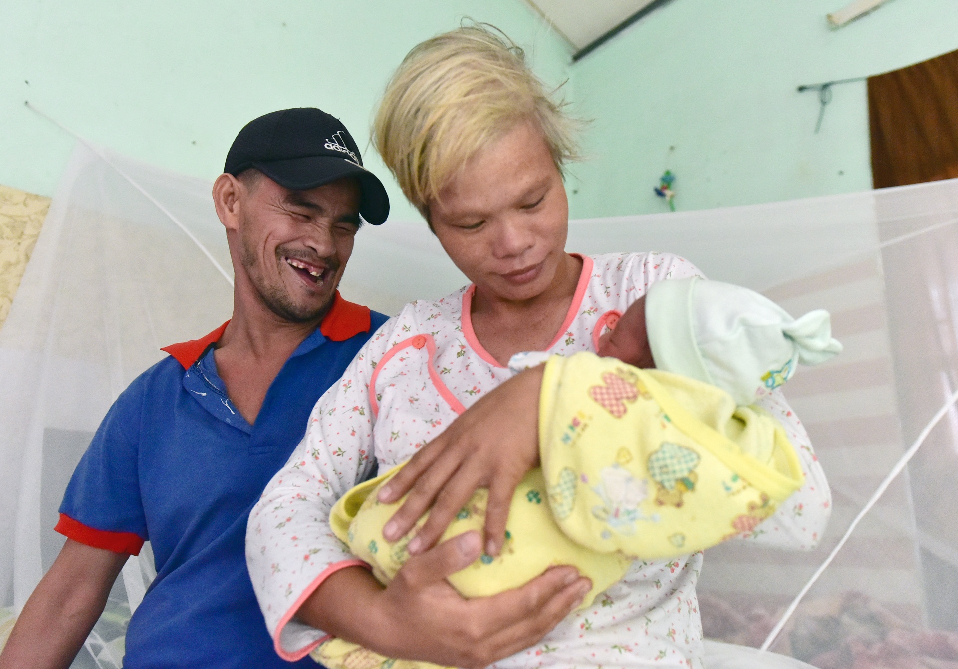 anh chong khoeo va co vo cam diec anh 4