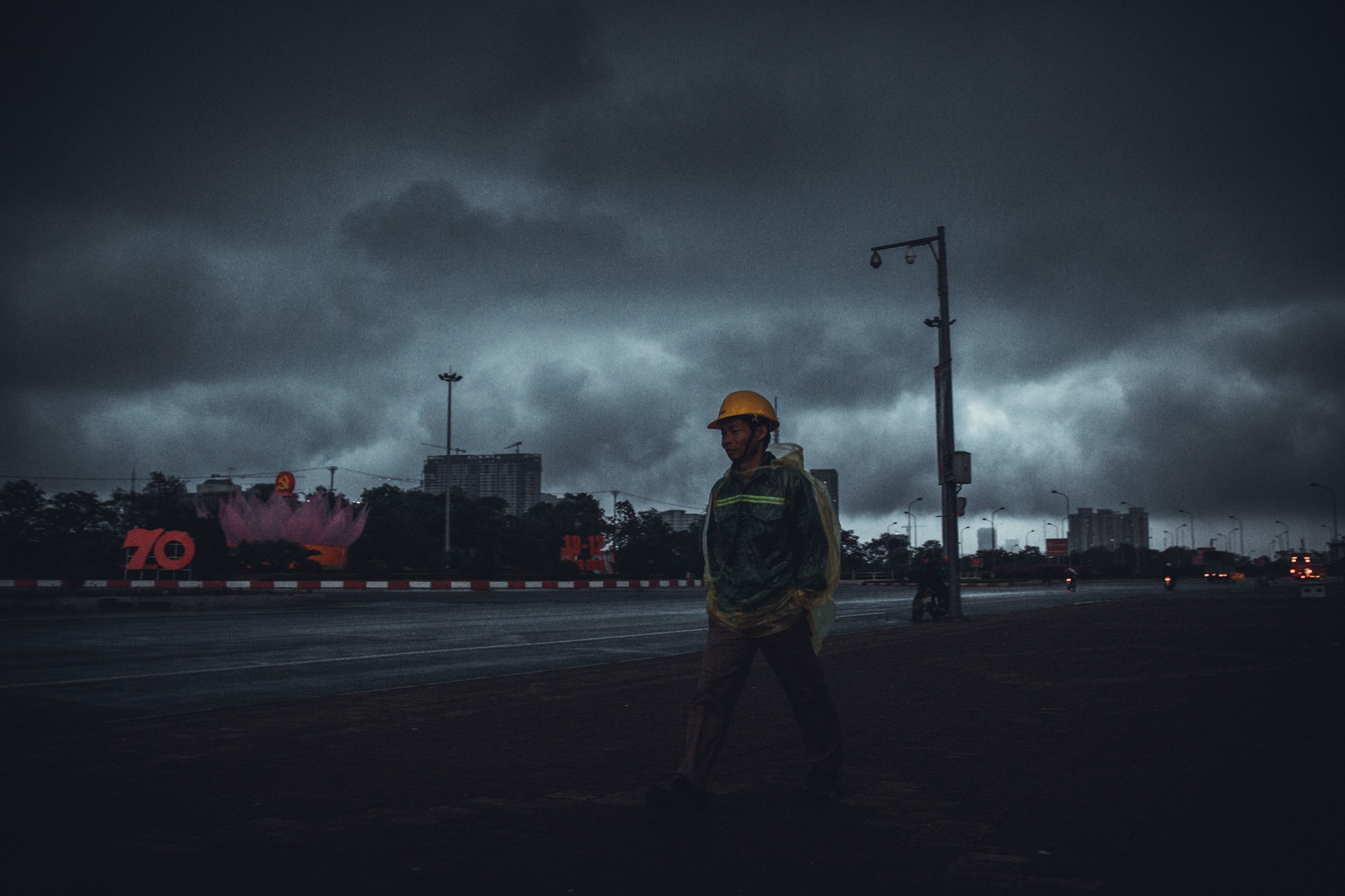 Troi Ha Noi toi den nhu muc anh 5