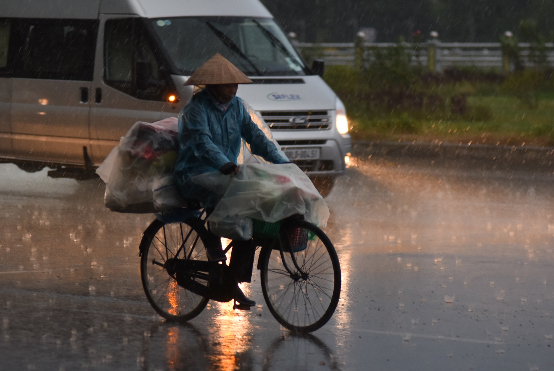 Troi Ha Noi toi den nhu muc anh 6