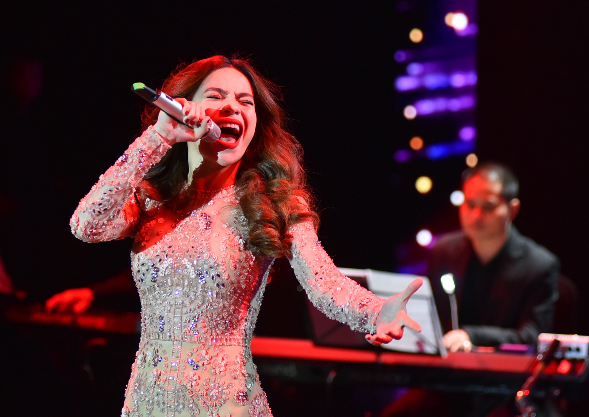 Ho Ngoc Ha tung khoc lien tuc 16 tieng anh 3