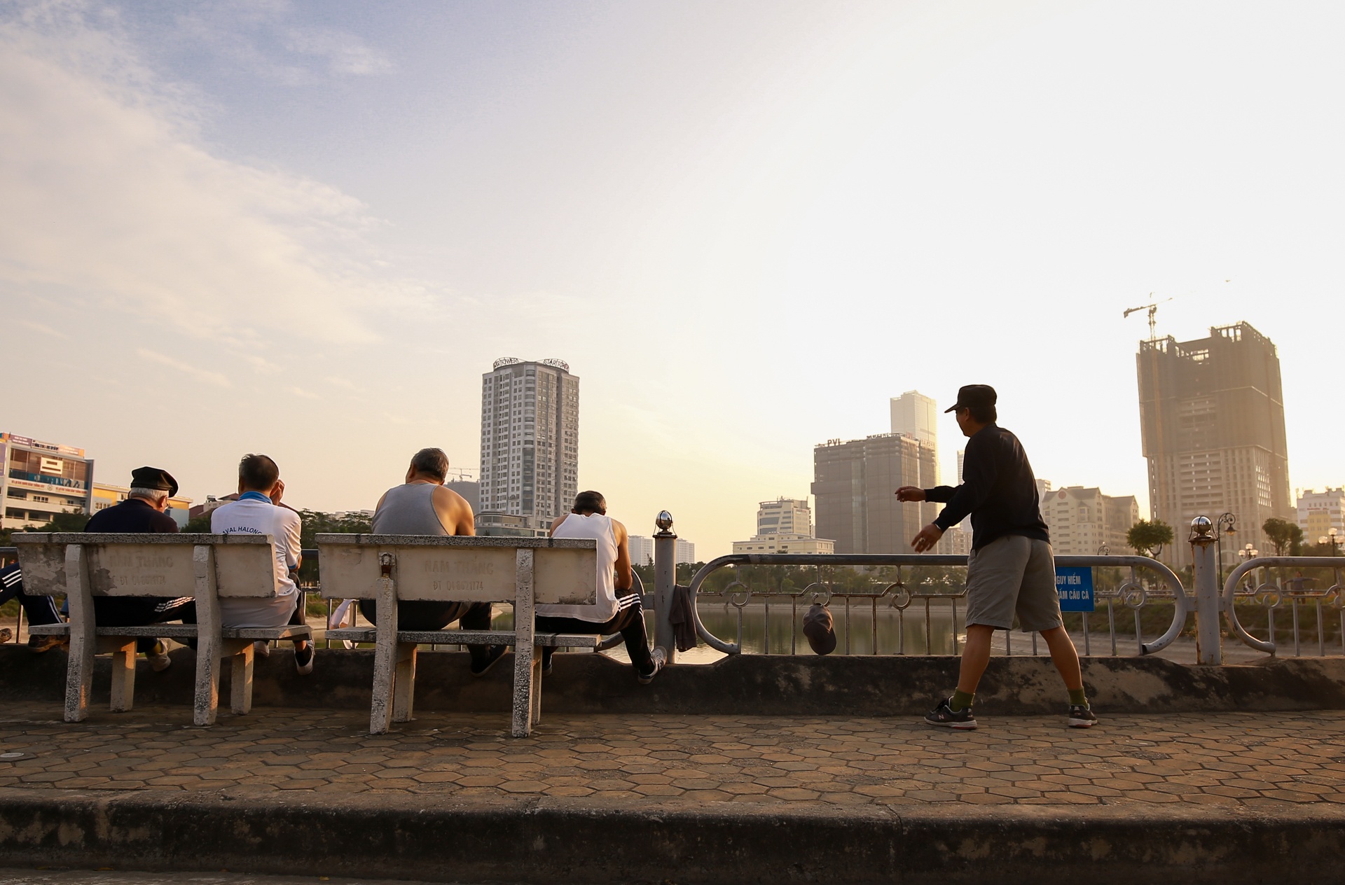 Mua dong Ha Noi nong nhu mua he anh 4