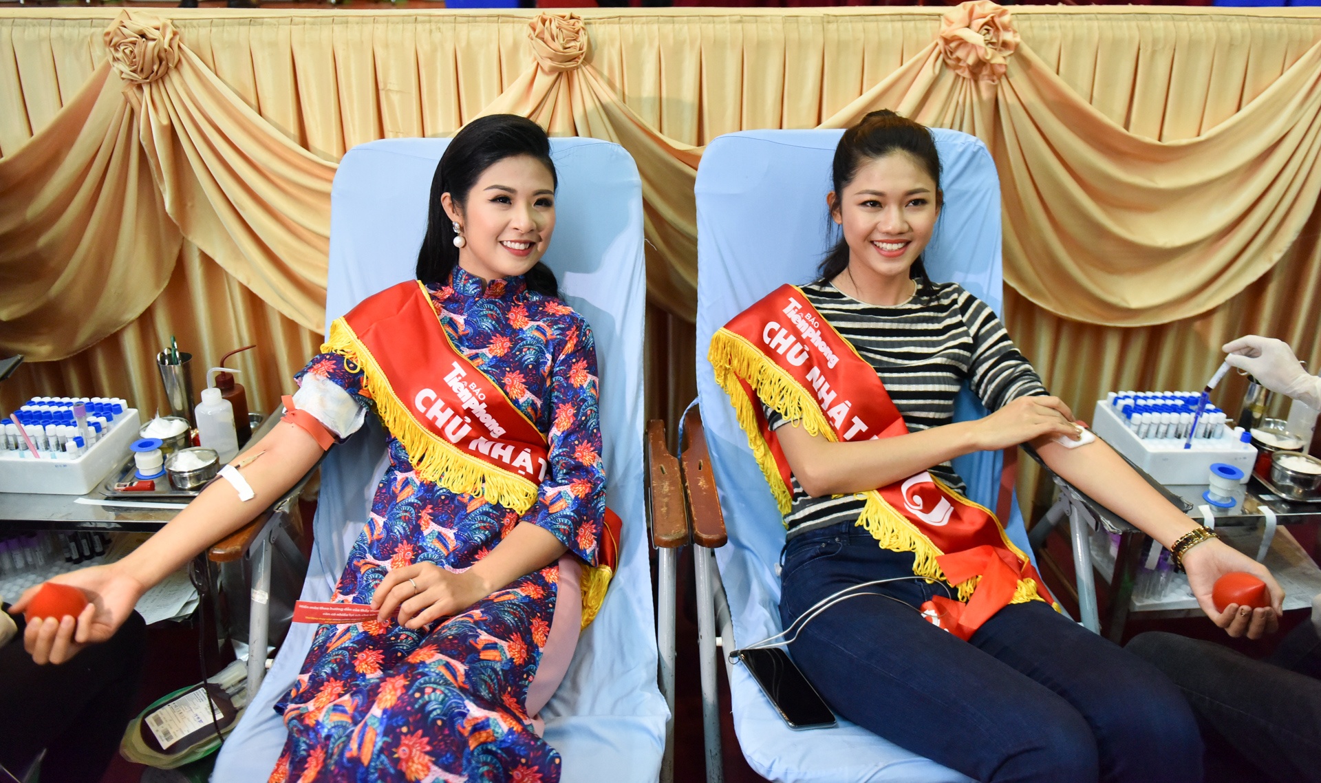 Ngọc Hân Thanh Tú hiến máu ảnh 2 Ngoc Han Thanh Tu hien mau anh 2
