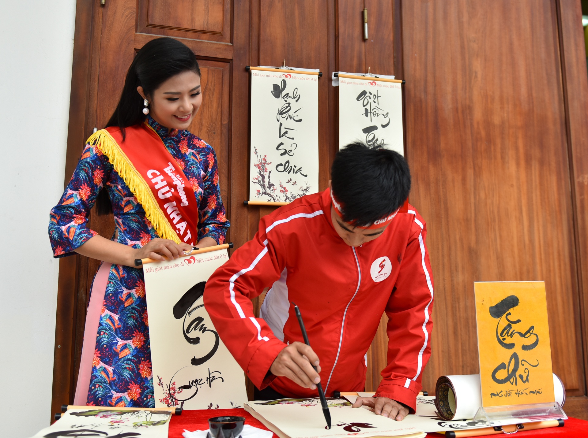 Ngọc Hân Thanh Tú hiến máu ảnh 7 Ngoc Han Thanh Tu hien mau anh 7