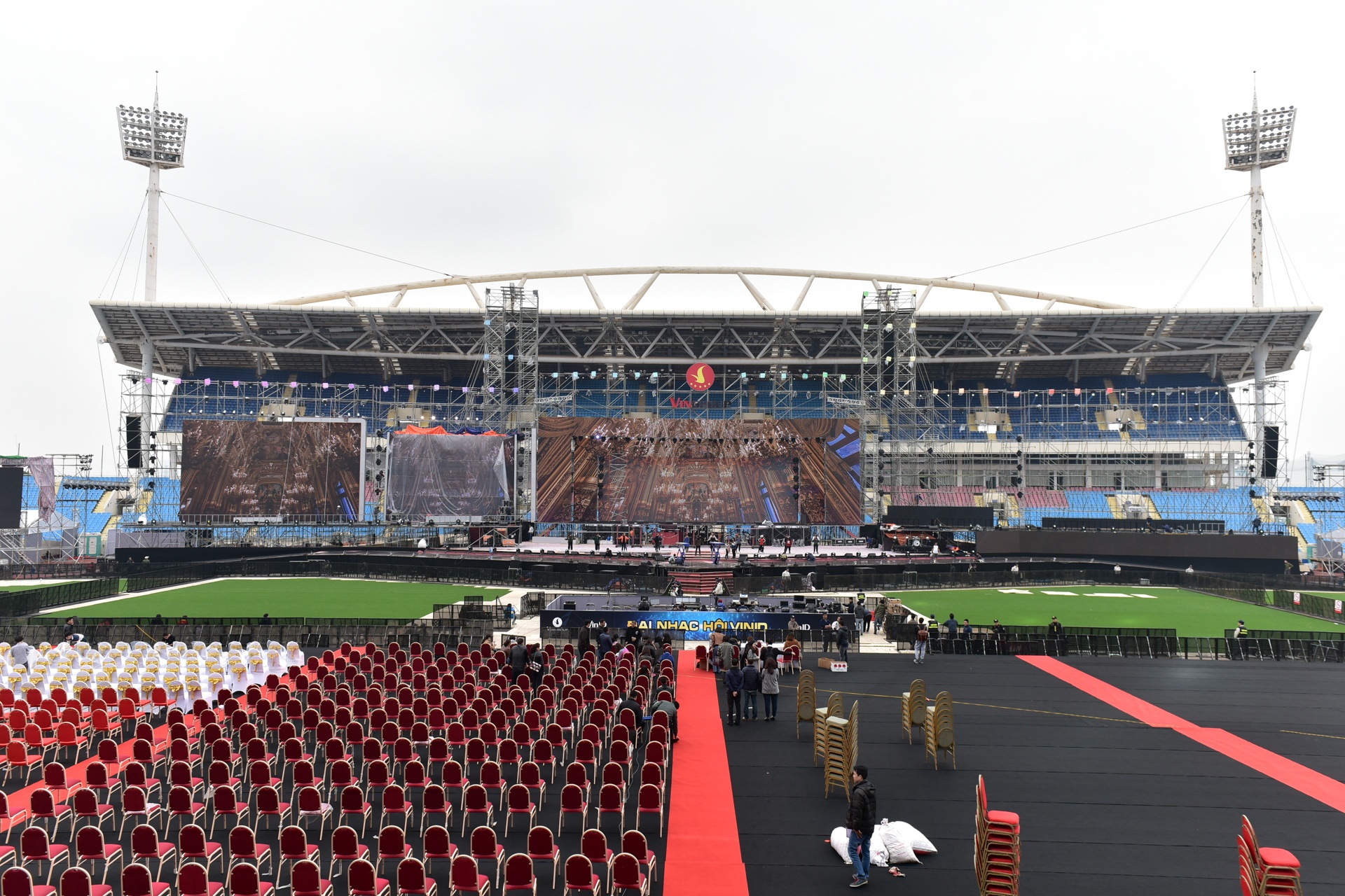 Can canh san khau 'sieu hoanh trang'  cua Dai hy xuan 2017 hinh anh