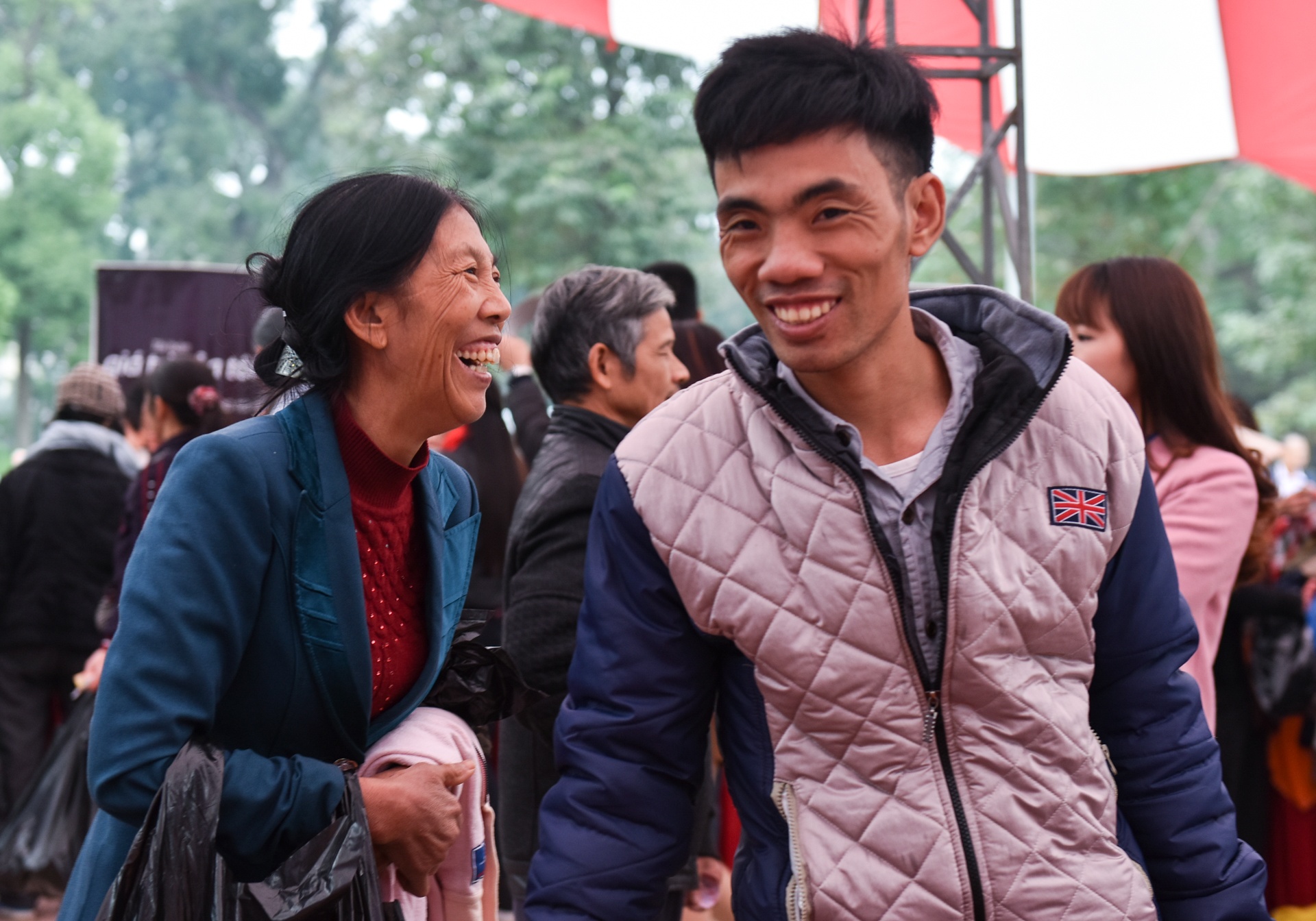 Phien cho 0 dong anh 3