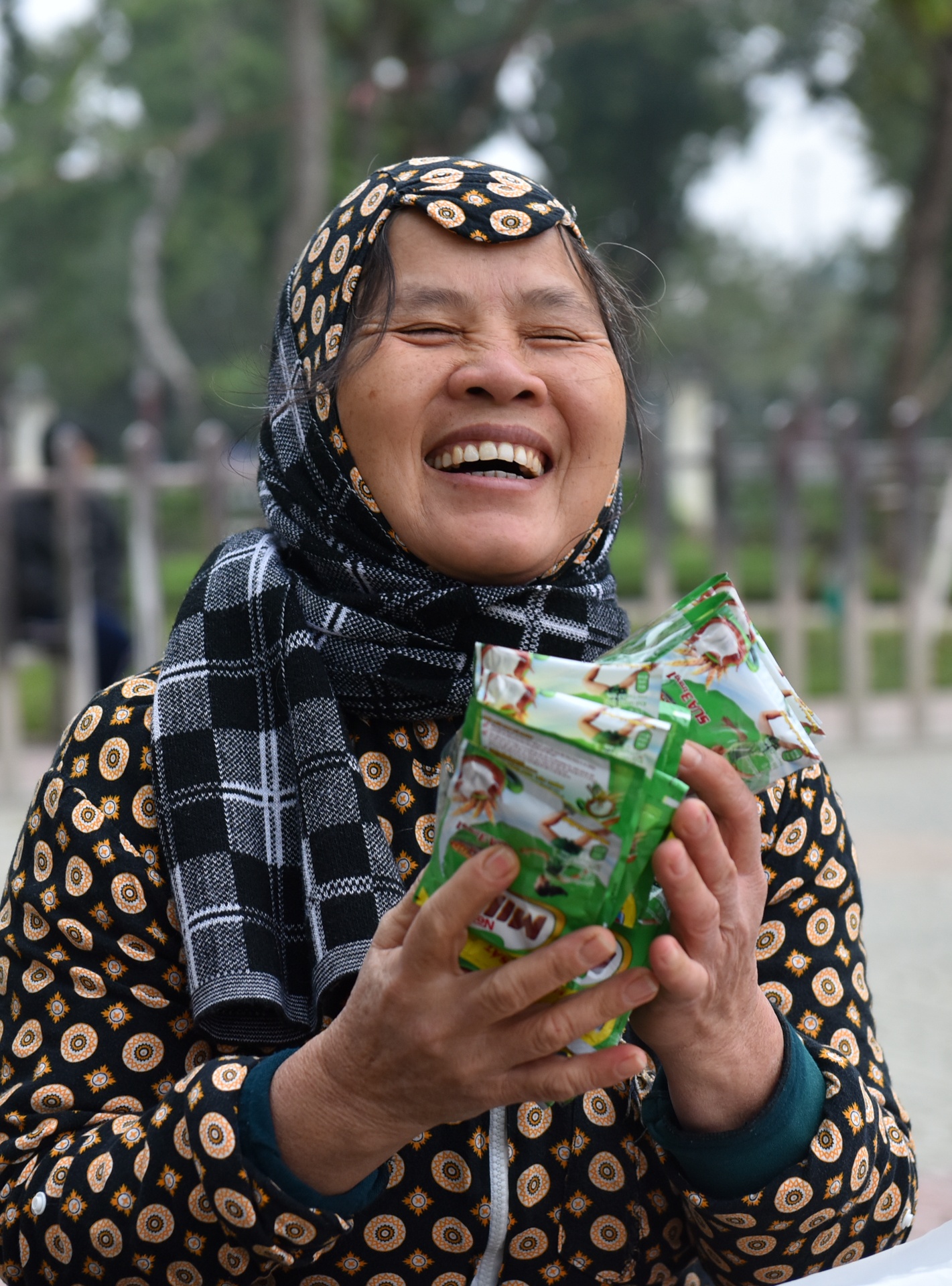 Phien cho 0 dong anh 7