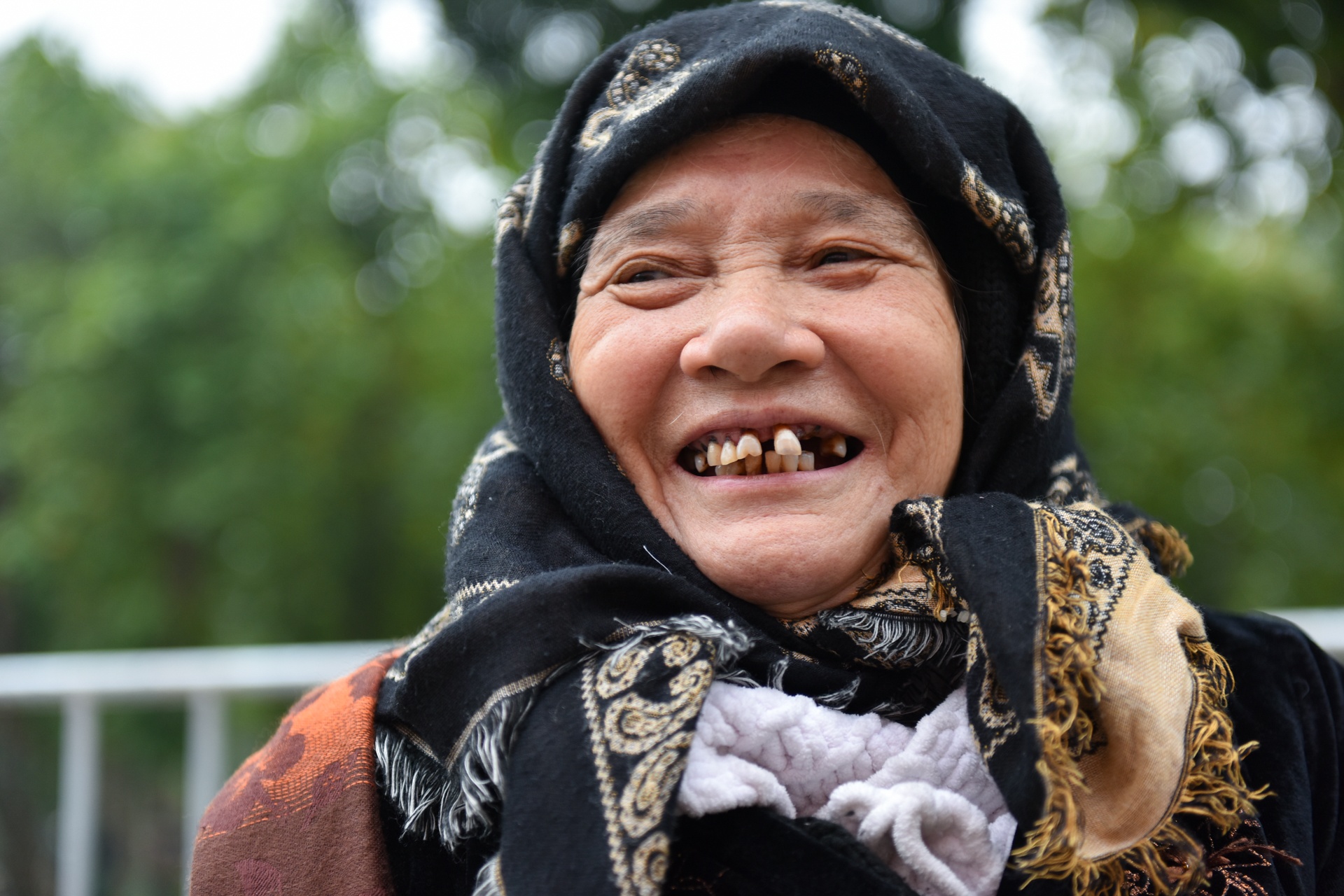 Phien cho 0 dong anh 8