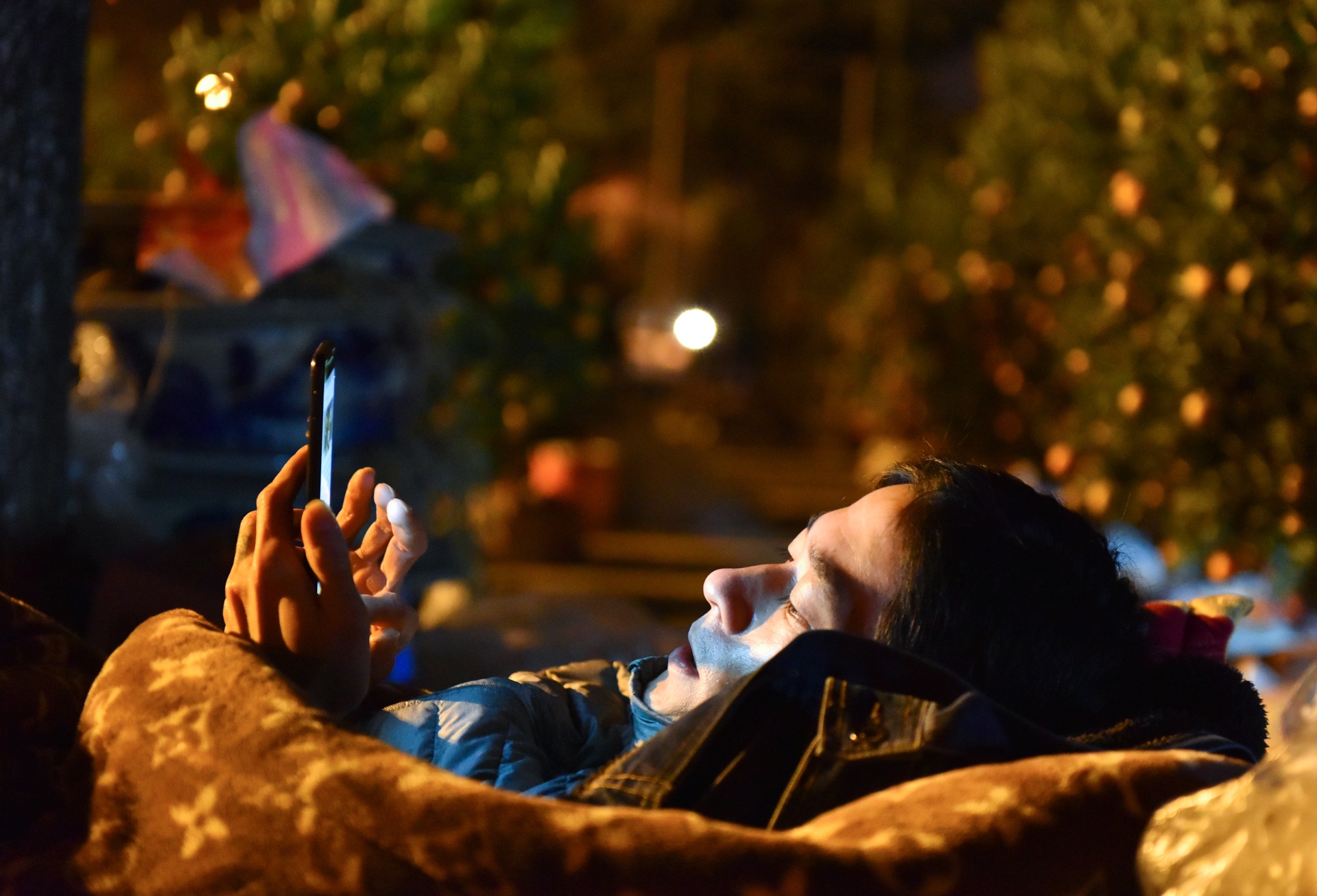 Trang dem trong dao, quat bac ty trong gia lanh 14 do C hinh anh