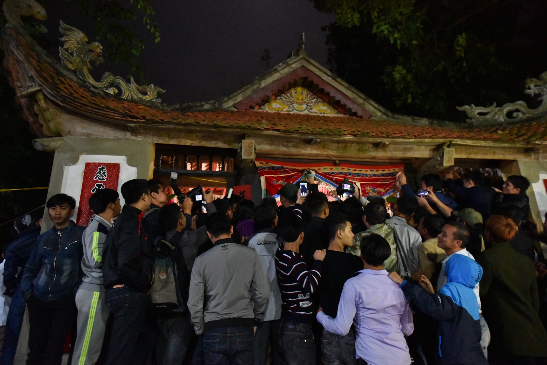 Le hoi linh tinh tinh phoc anh 11